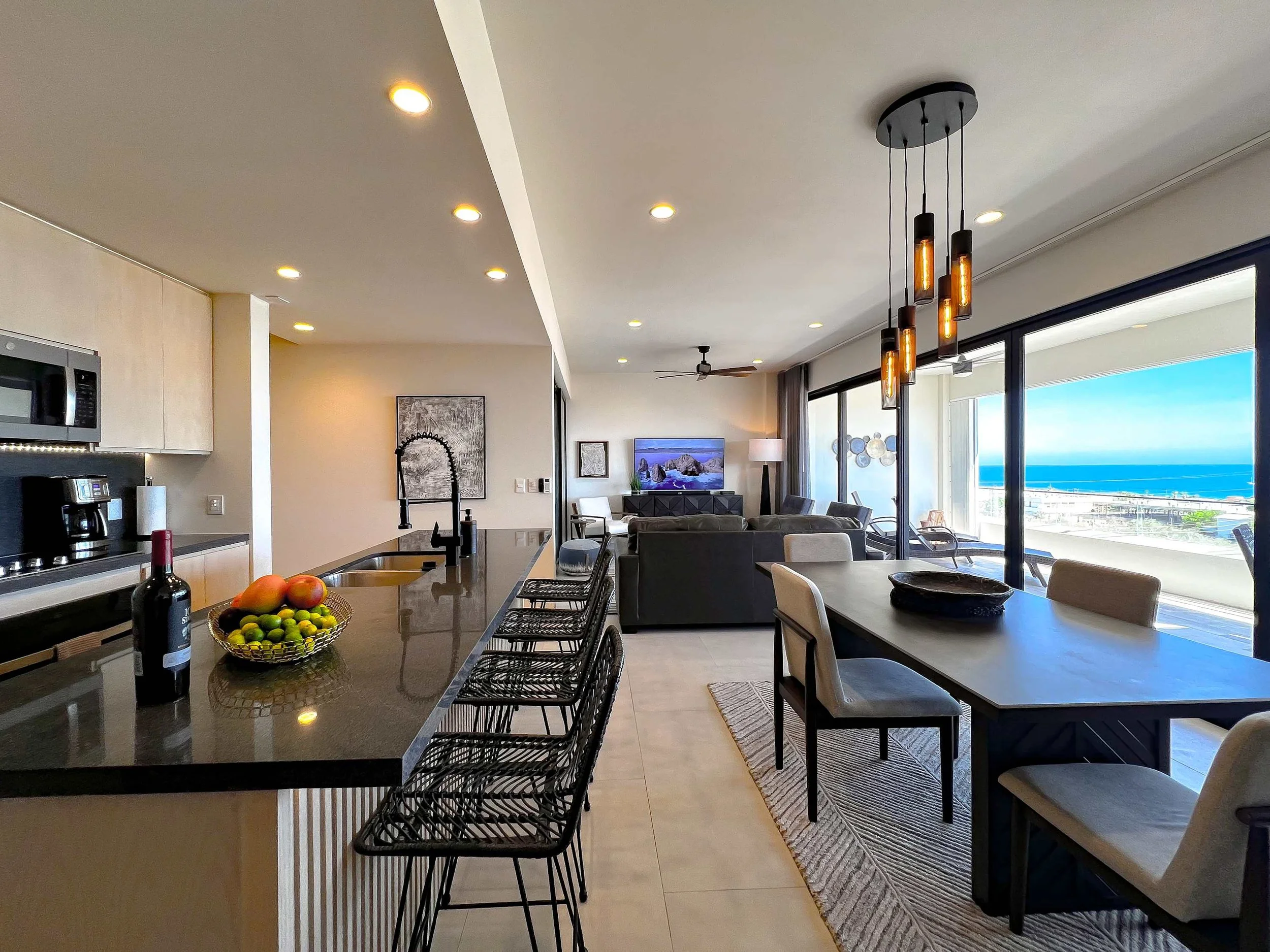 Vista real 302 dinning room.jpg