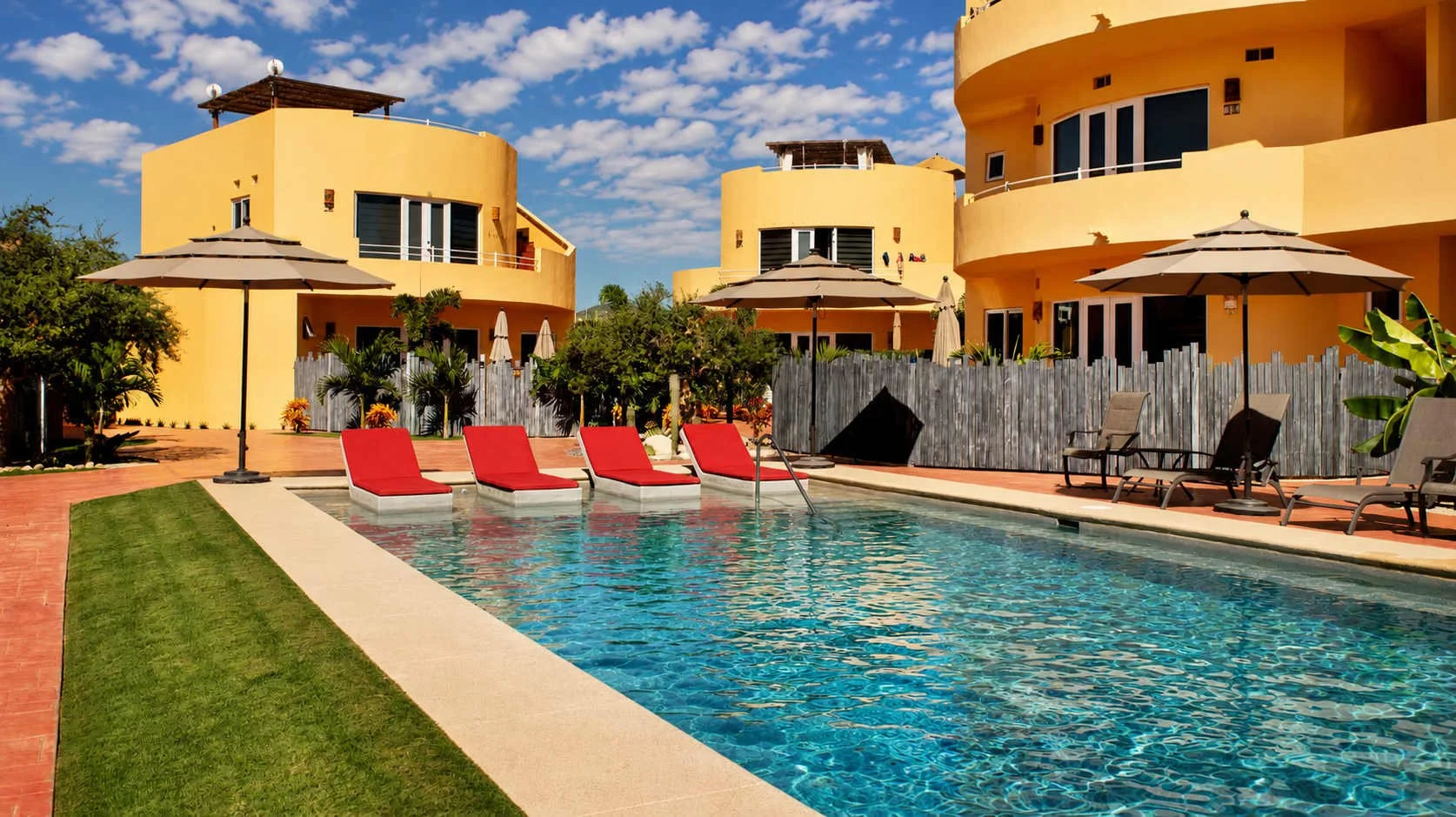 Cerritos pool 3.jpg