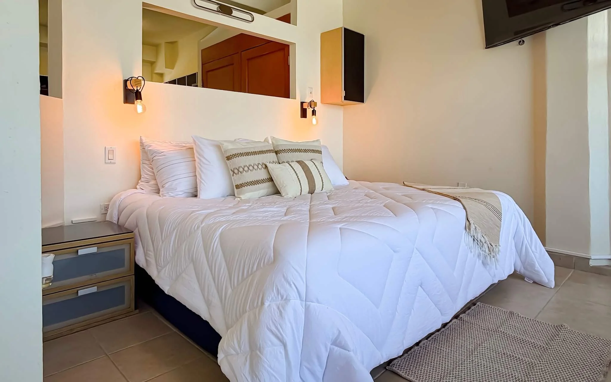 Marina property bedroom.jpg
