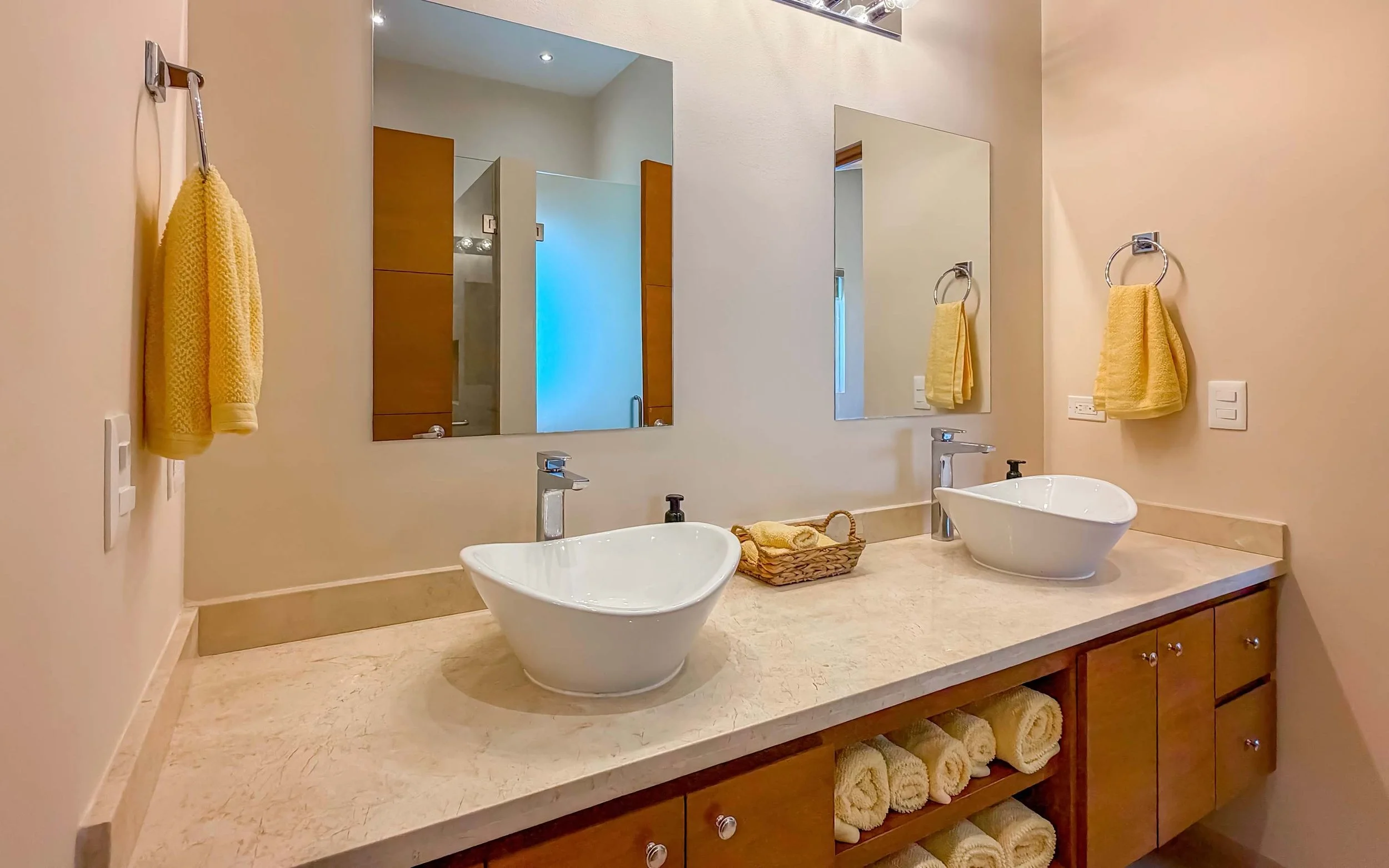 Tamar bathroom 3.jpg
