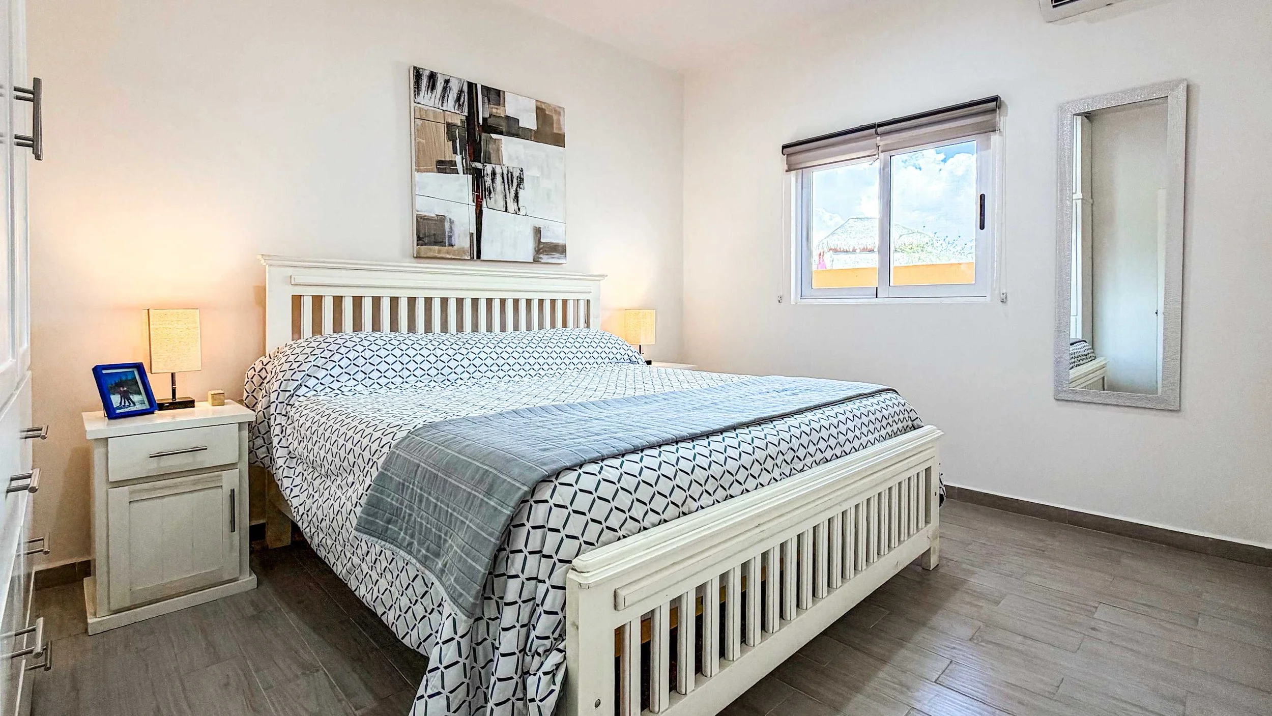 Cerritos bedroom 3.jpg