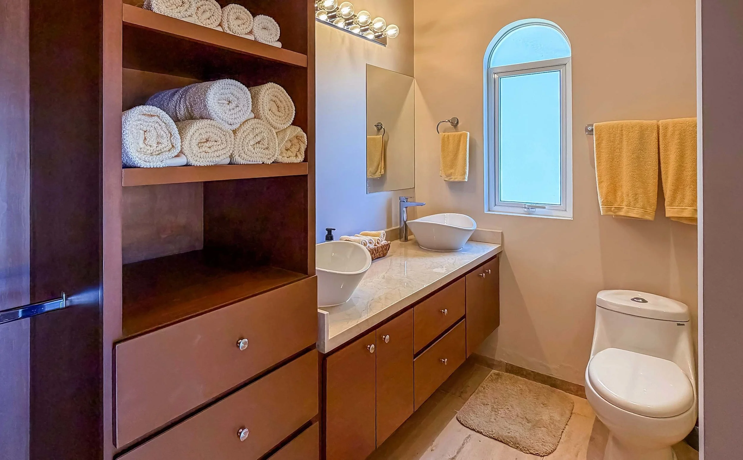 Tamar bathroom.jpg