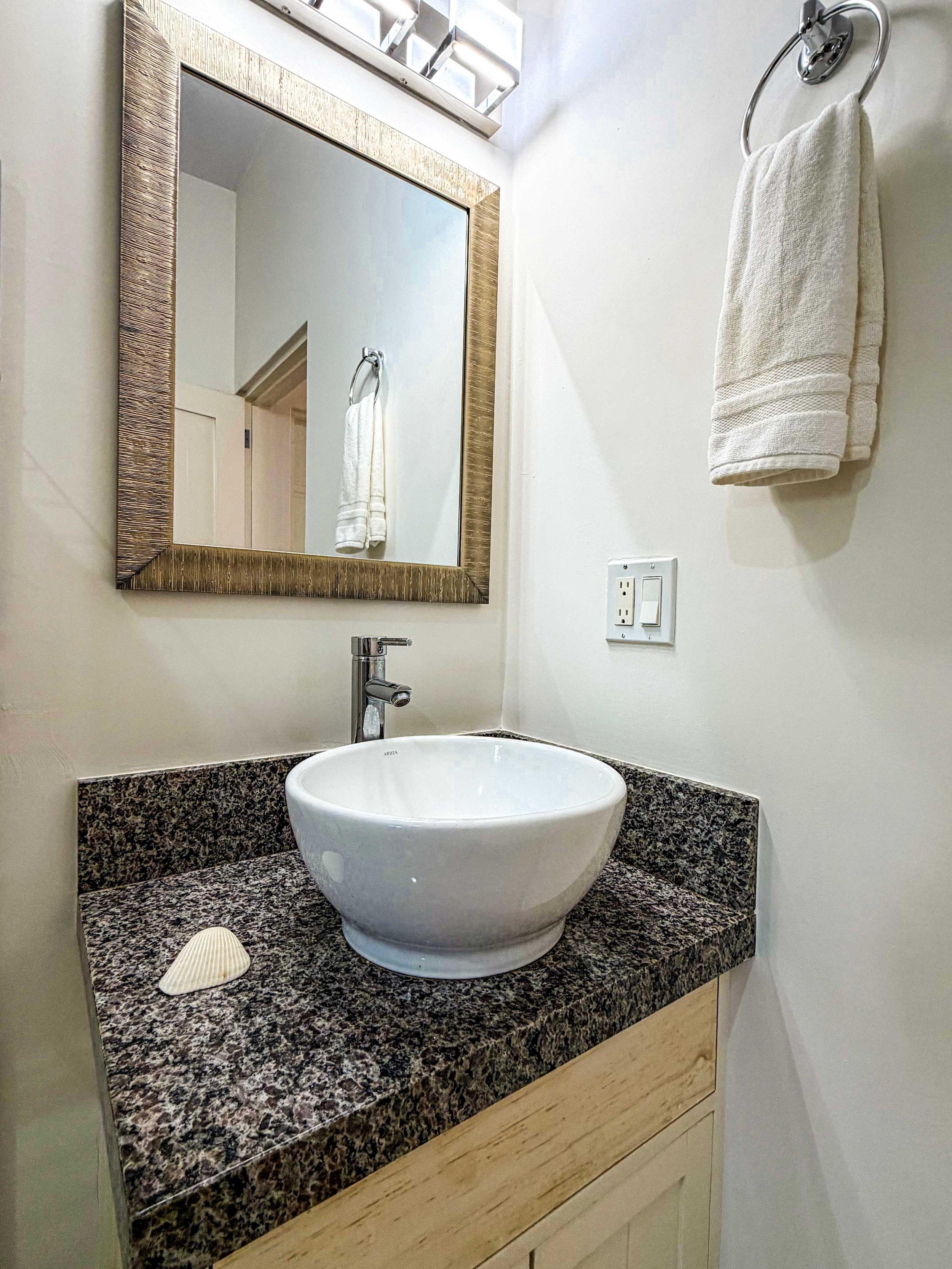Cerritos bathroom 2.jpg