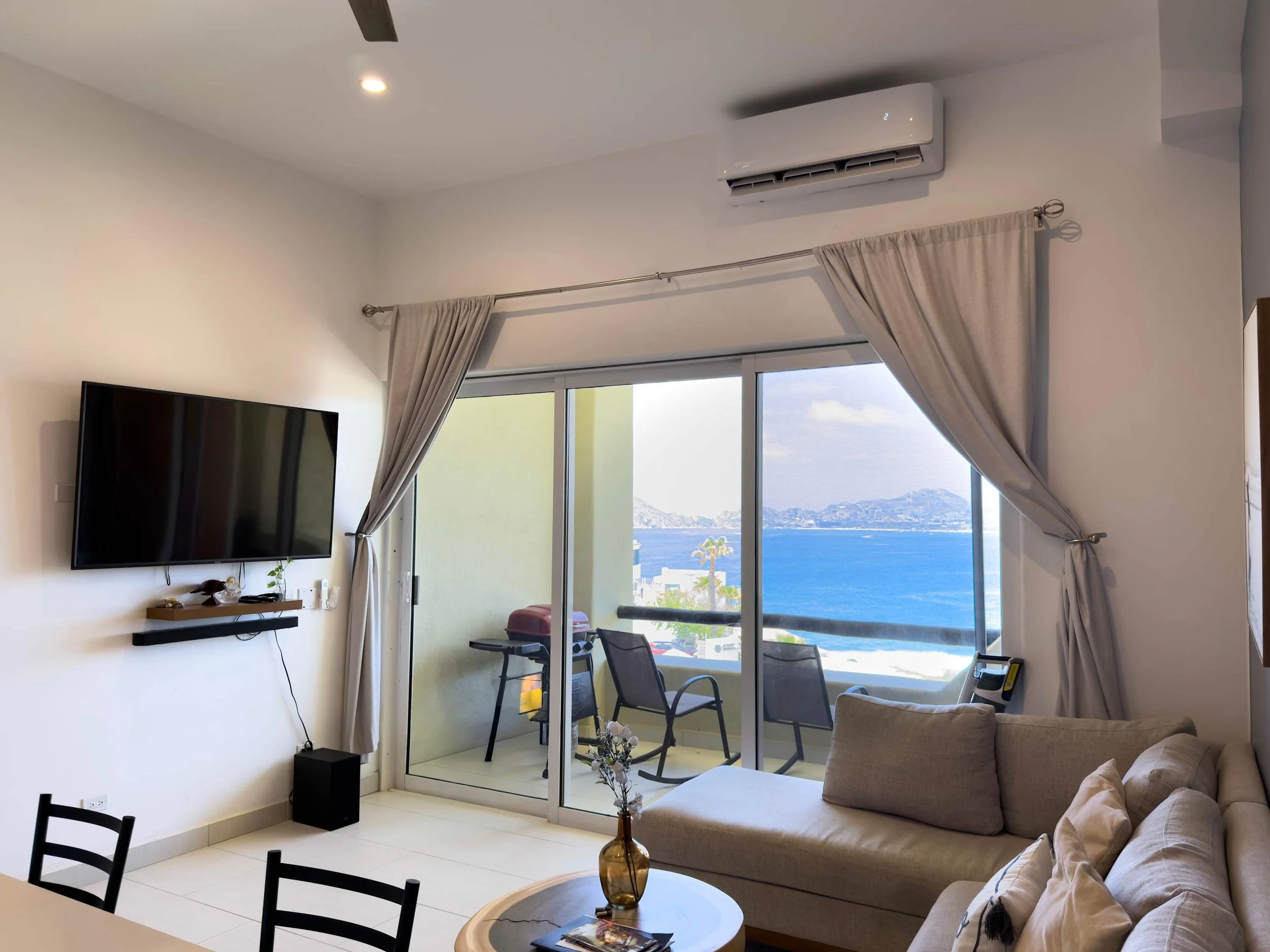 misiones 7411 living room.jpg