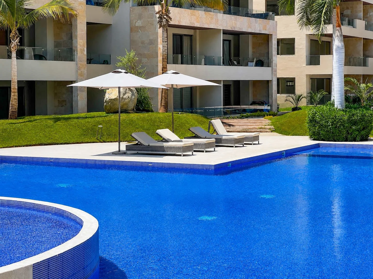 Vista vella lll 2Bed pool.jpg