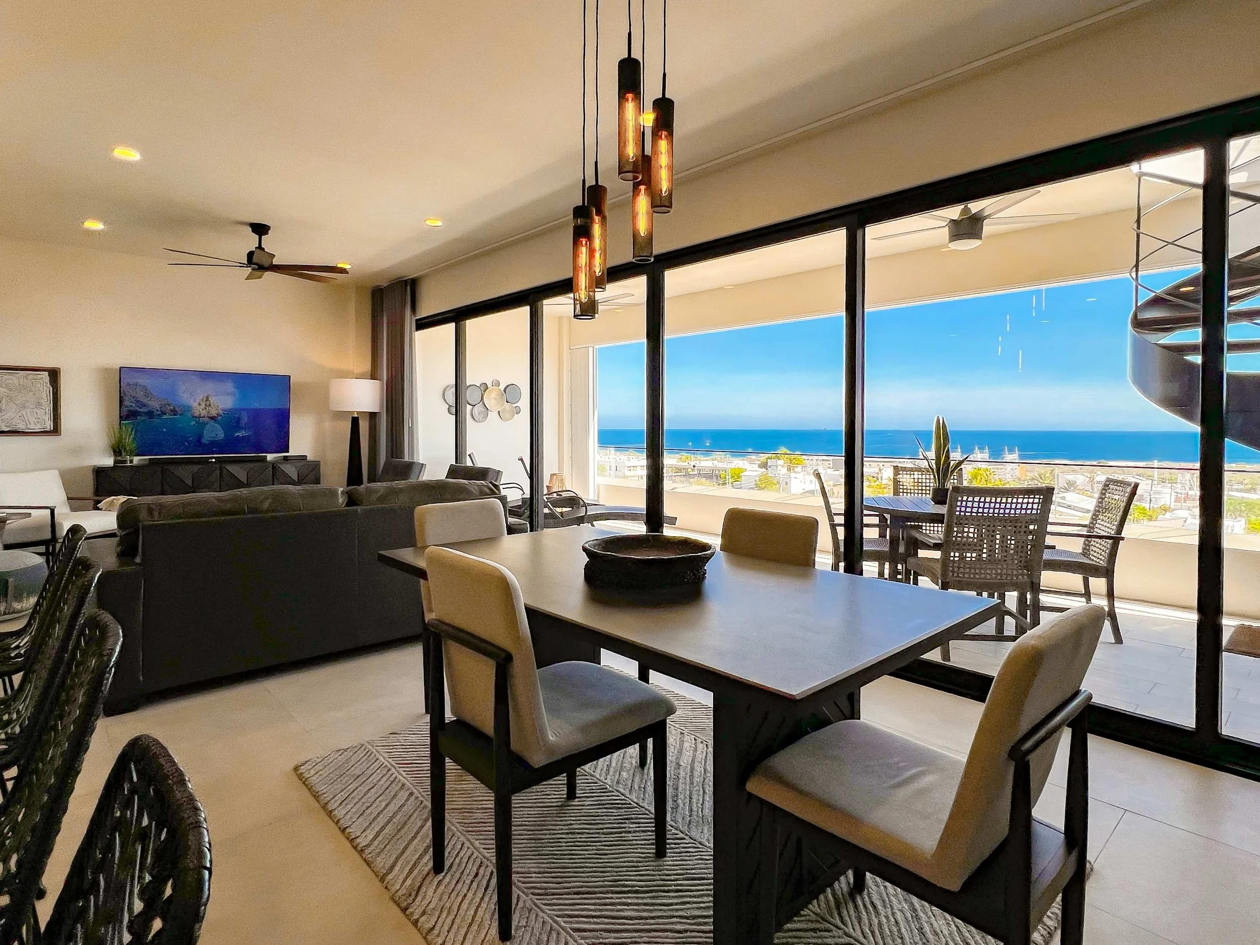 Vista real 302 dining room 2.jpg