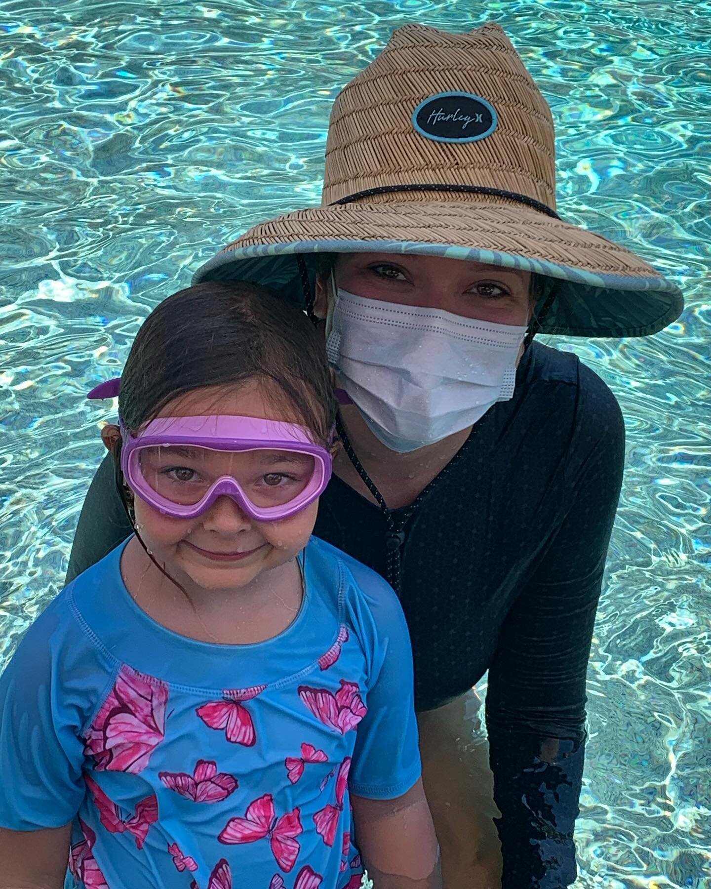 This 5 year old rockstar just finished up 14 lessons with teacher Kristine. She learned how to swim then do freestyle, backstroke and breaststroke! 🏊🏼&zwj;♀️ #aquabuddiesla #summerswim #swimlessons #watersafety #swimteamready #amazing #summer #memo