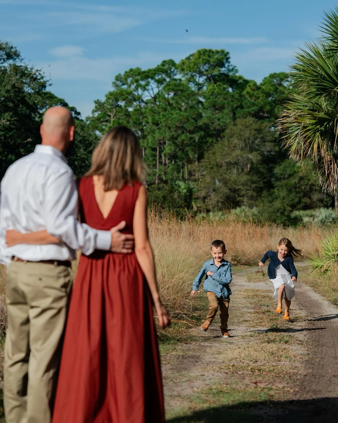 Take a moment today and love your people!! 💕 Also, if you haven&rsquo;t done family photos in a while, what are you waiting for? Let&rsquo;s capture the missing front tooth, the crooked grin, the crazy energy! Family photos aren&rsquo;t just for Chr