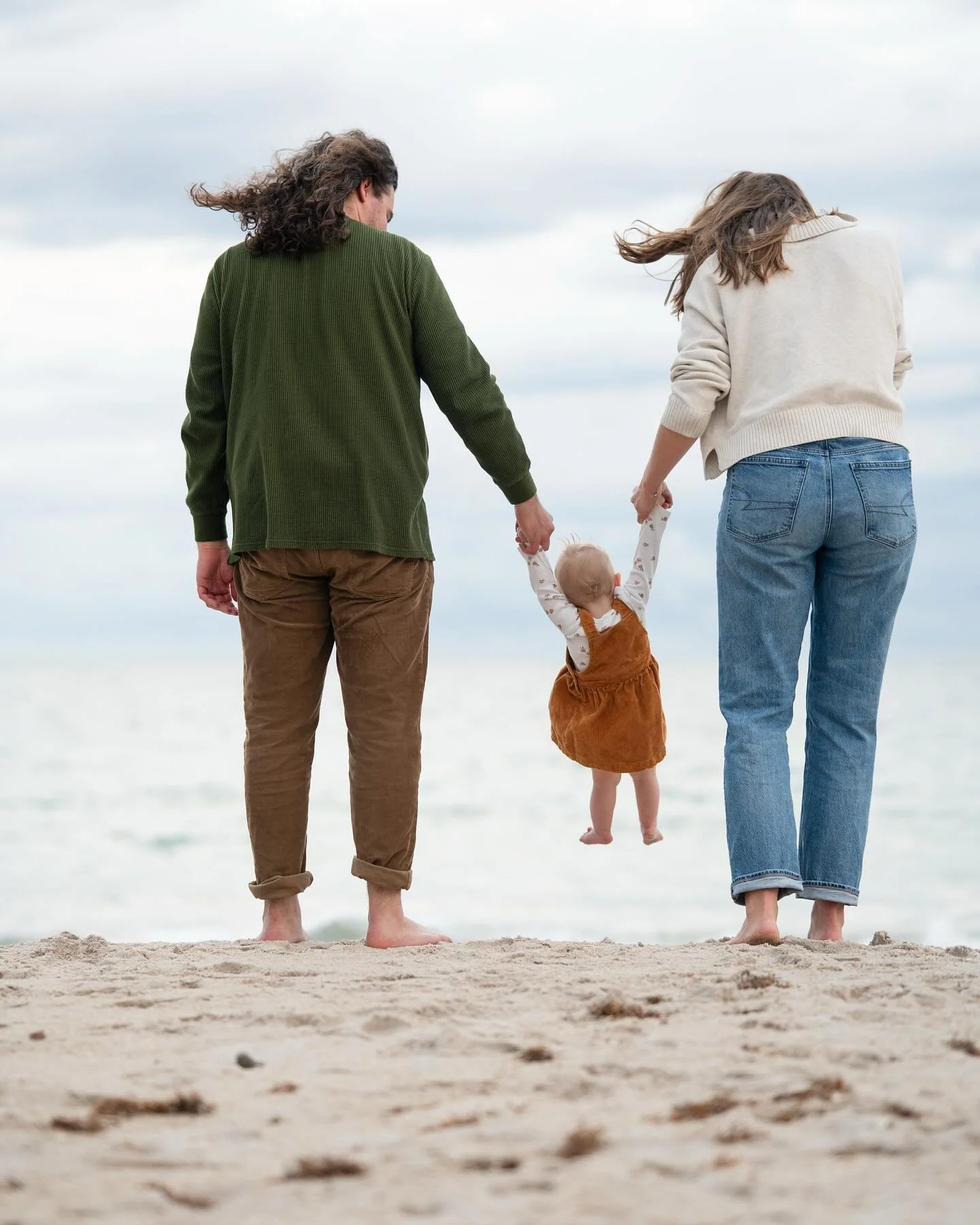 Families depositing in the memory bank 💛 I love that my job is to capture these sweet, playful, fleeting moments. What a privilege ☺️ What are you waiting for, let&rsquo;s immortalize your family&rsquo;s precious little moments!