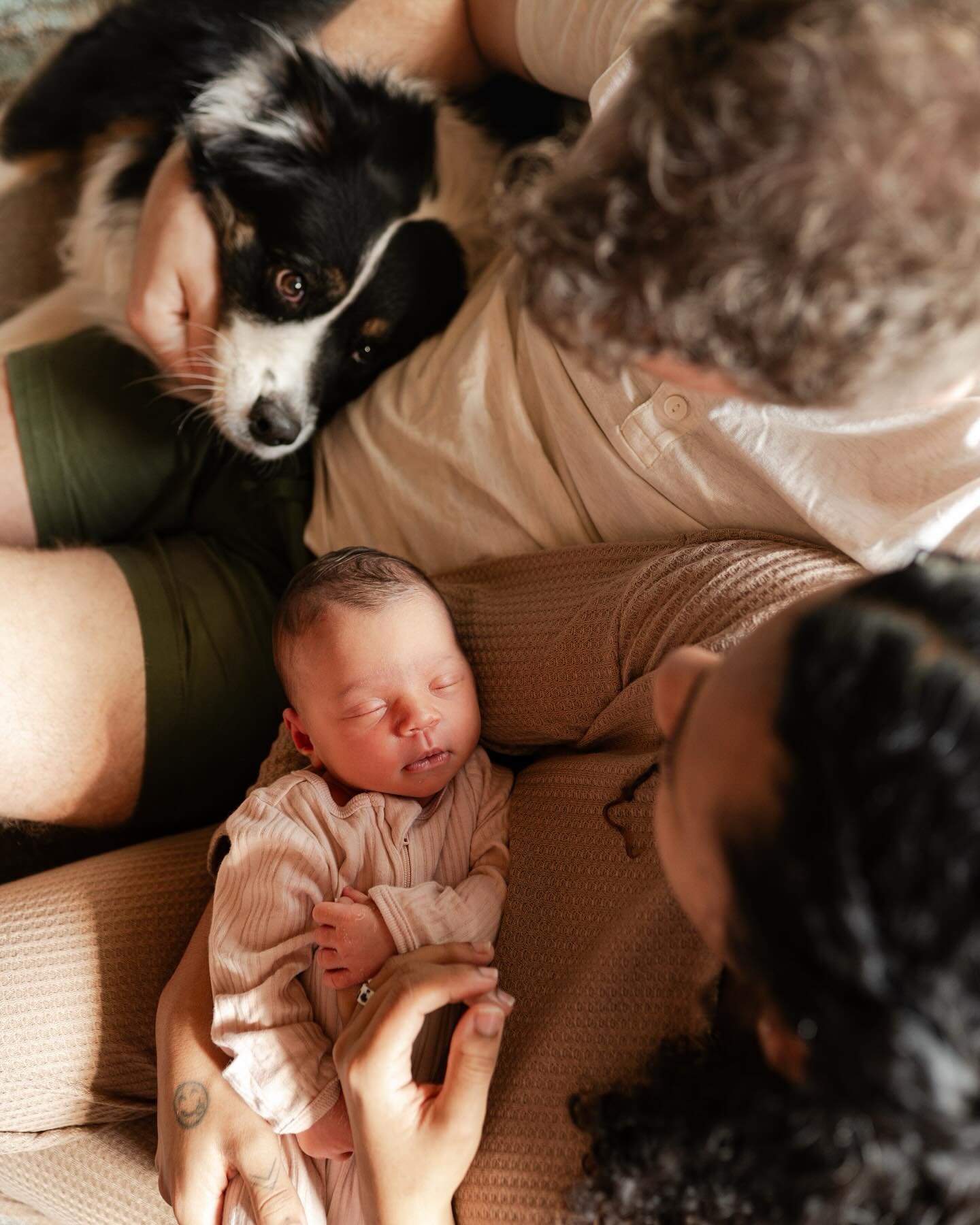 What a privilege to capture those first few precious, overwhelming days of welcoming new life into a family. ☺️ This may just be one of the sweetest sessions. So much warmth and connection and love. Welcome to the family, baby River. 💛#jordieraephot