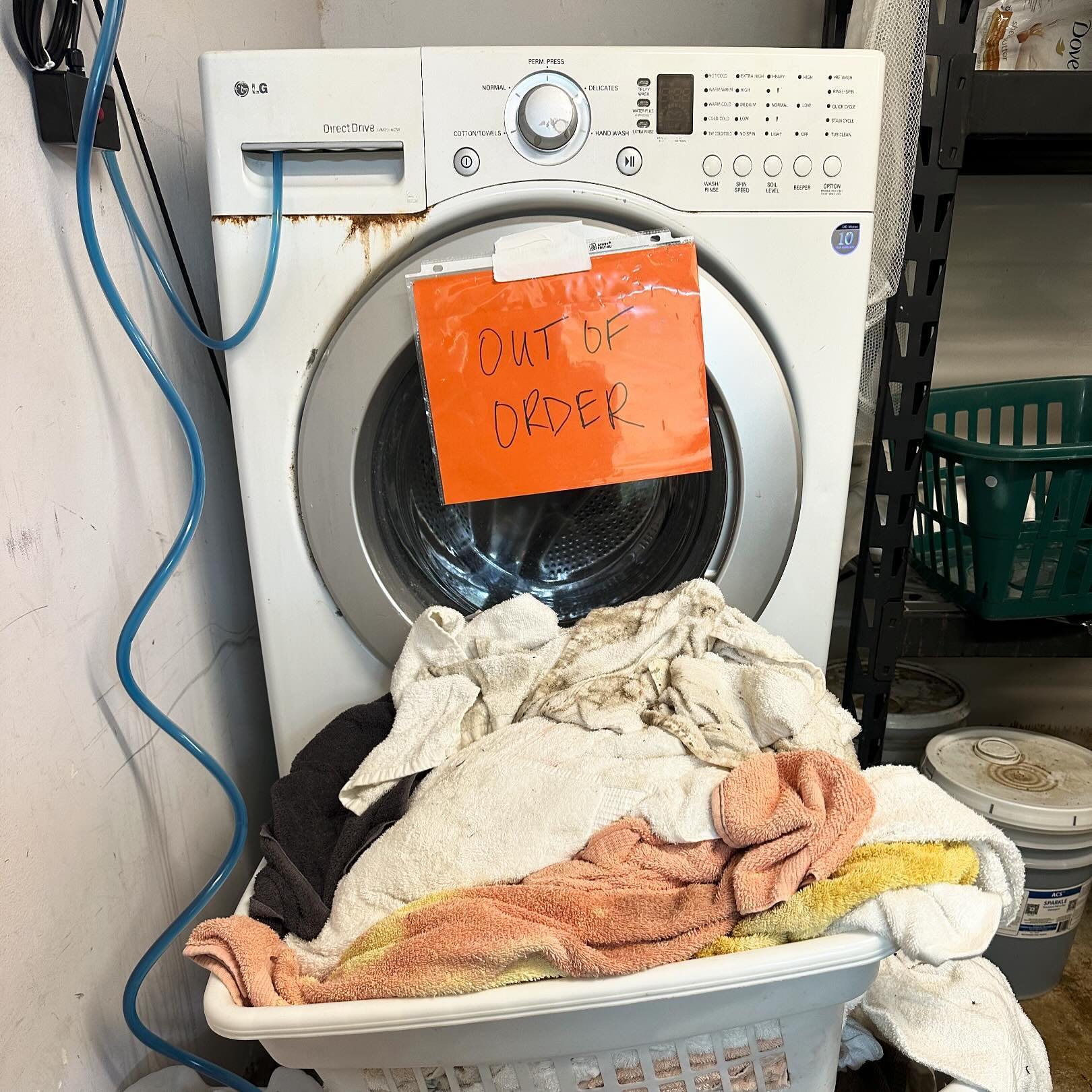 🚨 URGENT REQUEST 🚨 Our washing machine that provides clean towels for hundreds of clients through our free shower service each week is broken beyond repair 😩 We are in desperate need of replacement ASAP. Please share this donation request far &amp