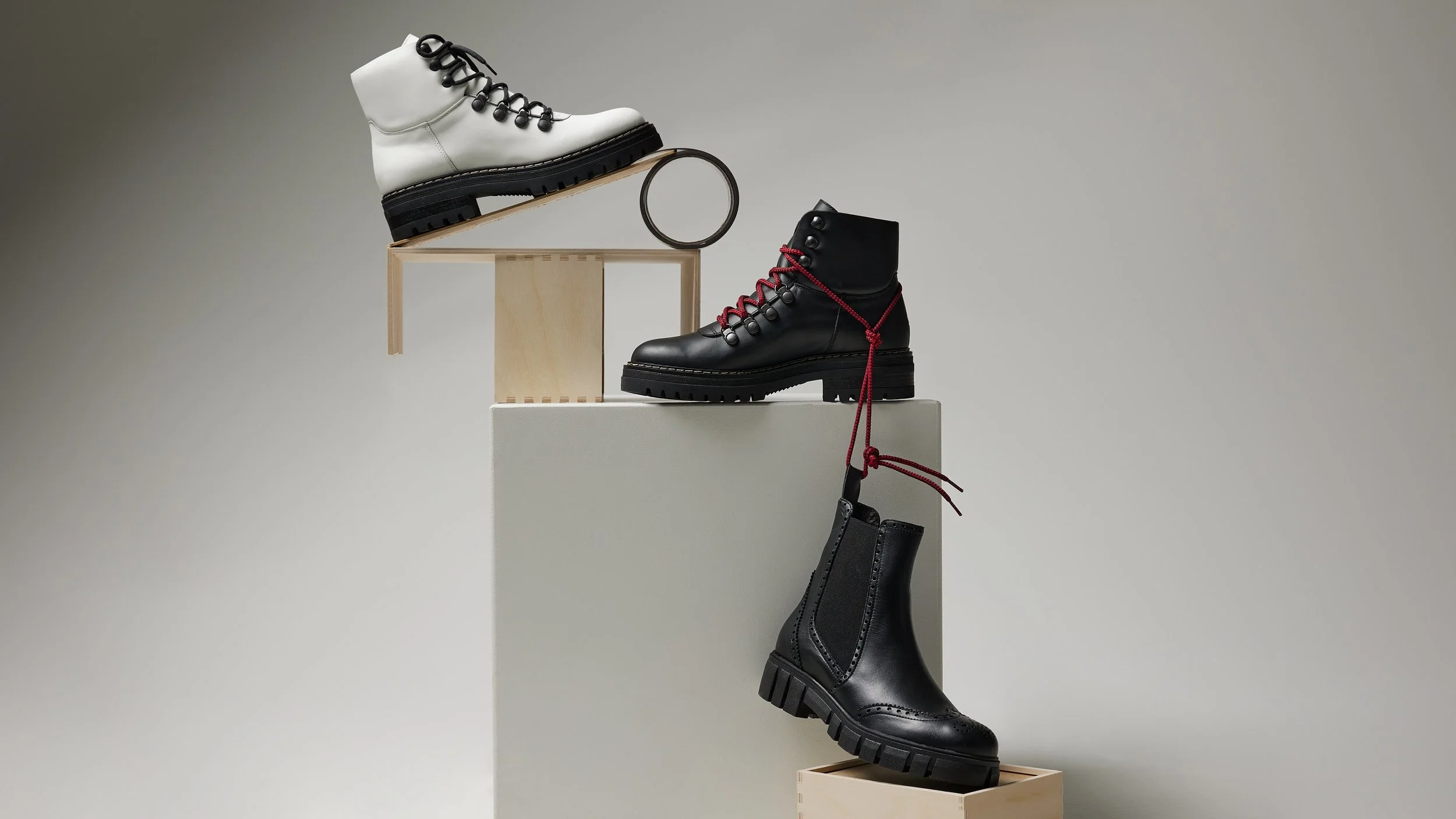 24_Women_Boots_2021-07-30_Editorial-Stills_196.jpg