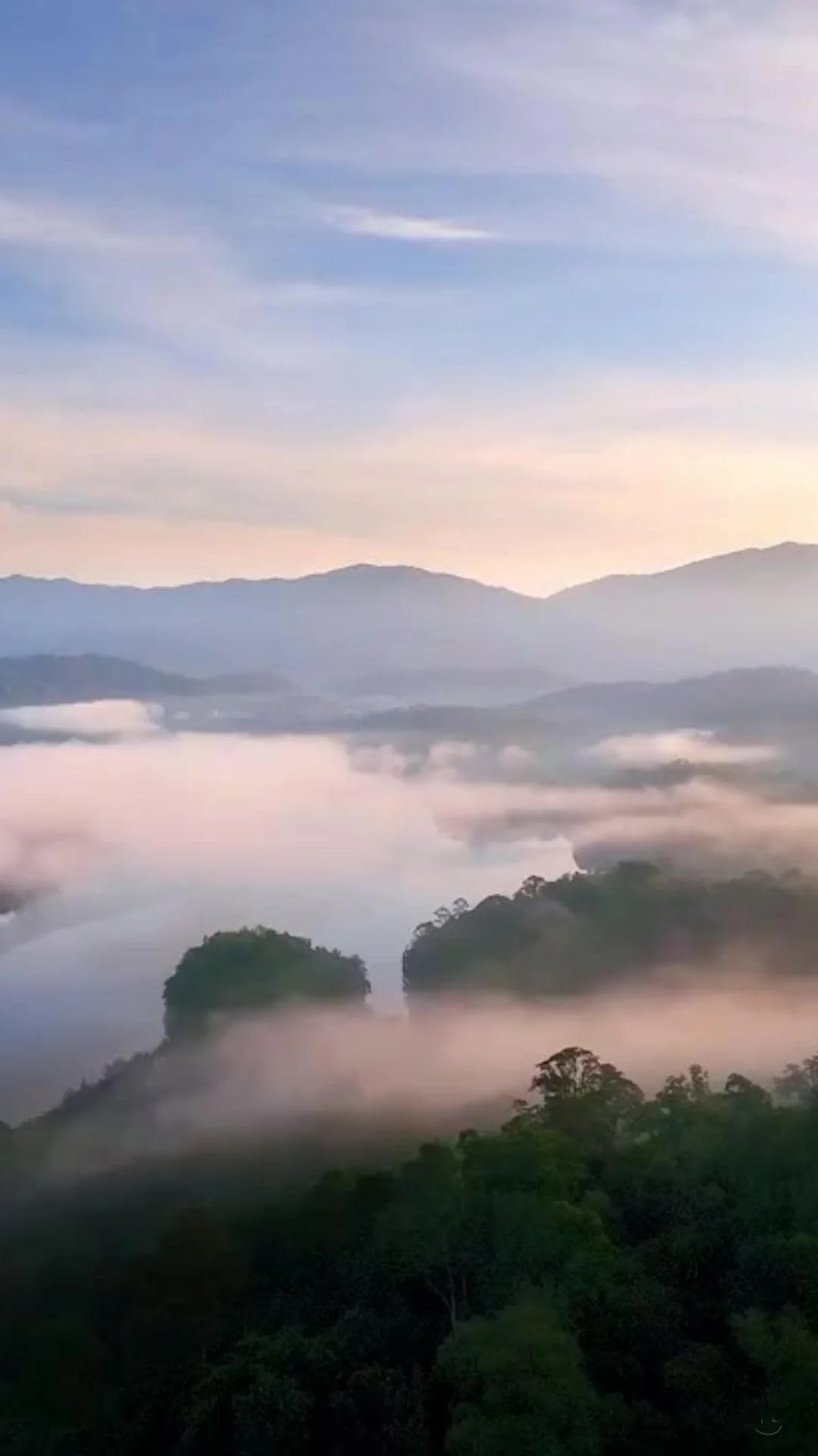 The Space Between&nbsp;-Blending Breathwork, Gentle Yoga, Hypnosis, Reiki, and Reflection with heather tharpe.&nbsp;