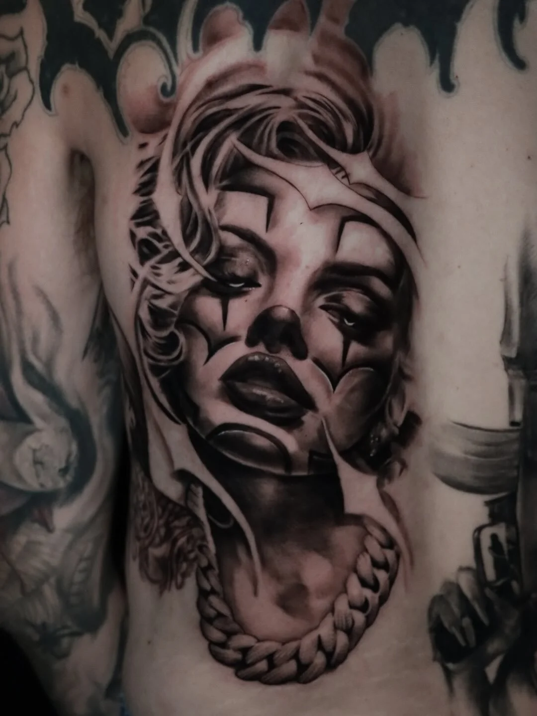 I love doing faces in case you were wondering✍🏼
Classic clown girl on @skratch333 
Everyday at @realgonedenver 
.
📞 text (720)-393-0160
.
.
#fineline #inked #tattoolife #oldlines #realistictattooartist #denvertattooartist #blackandgreytattoo #backt