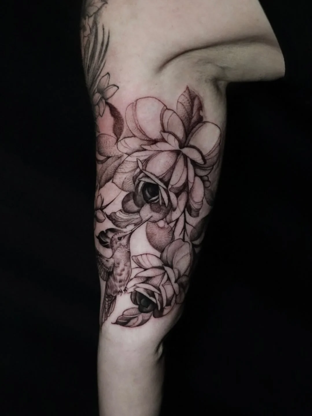 Booking November (720)393-0160
.
@realgonedenver 
.
.
#fineline #tattoos #denvertattoos #denverfineline