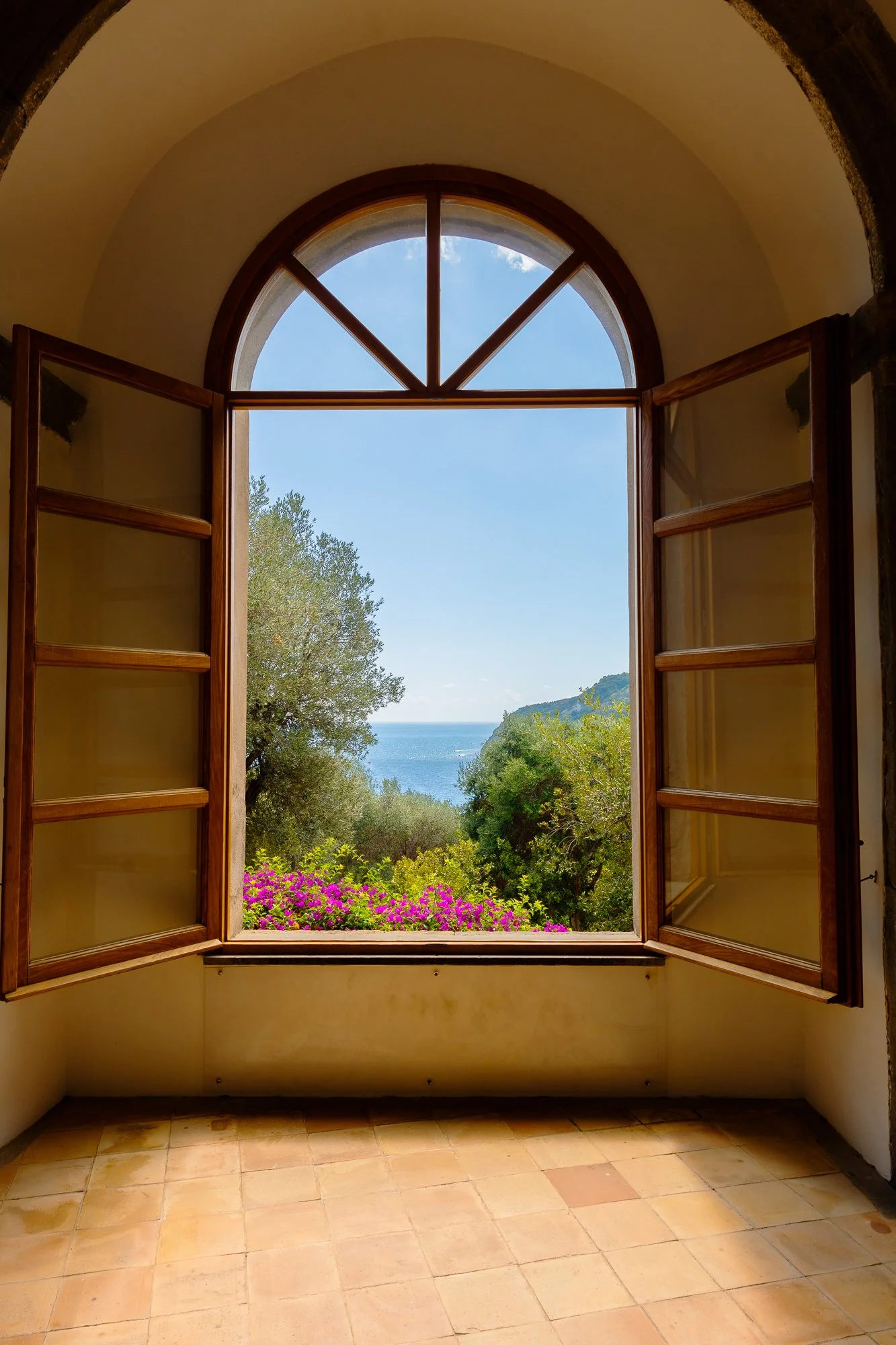 Ocean view from Castelo Aragonese
