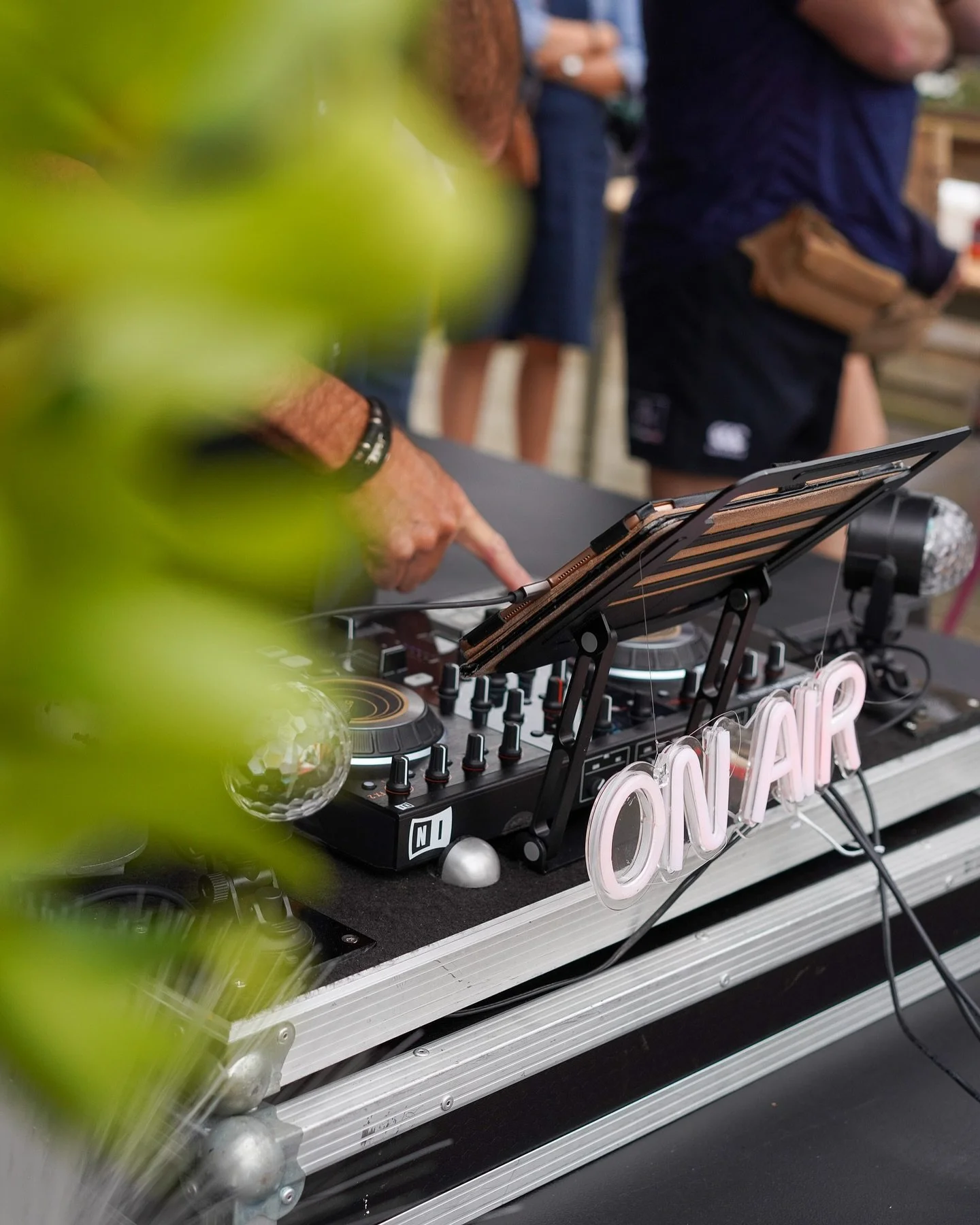 HSM SEEKS DJ 

We&rsquo;re on the hunt for a DJ with a Christmas mega mix for our Bonus Festive Market on November 16th. Our dream set would include some lesser known Motown and Soul classics, with a few chart toppers mixed in for good measure&hellip