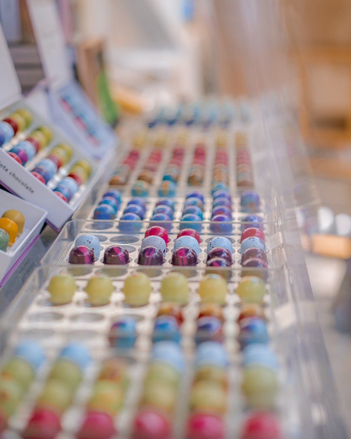 CHOCOLATE SHORTAGE 😬

Thankfully not at Holt Sunday Market&hellip; We&rsquo;ve been very wise to acquaint ourselves with some of the finest purveyors of the stuff over the last 5 years! So if you've not already egged, or have egged already, there'll