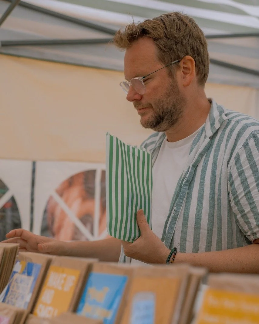This time tomorrow we're BACK in Holt Town centre 
So today we're cheering on the little things 🌸

A carousel for the close-up appreciators of the little moments of market day.
There's the big-picture market... busy streets, happy crowds, traders in