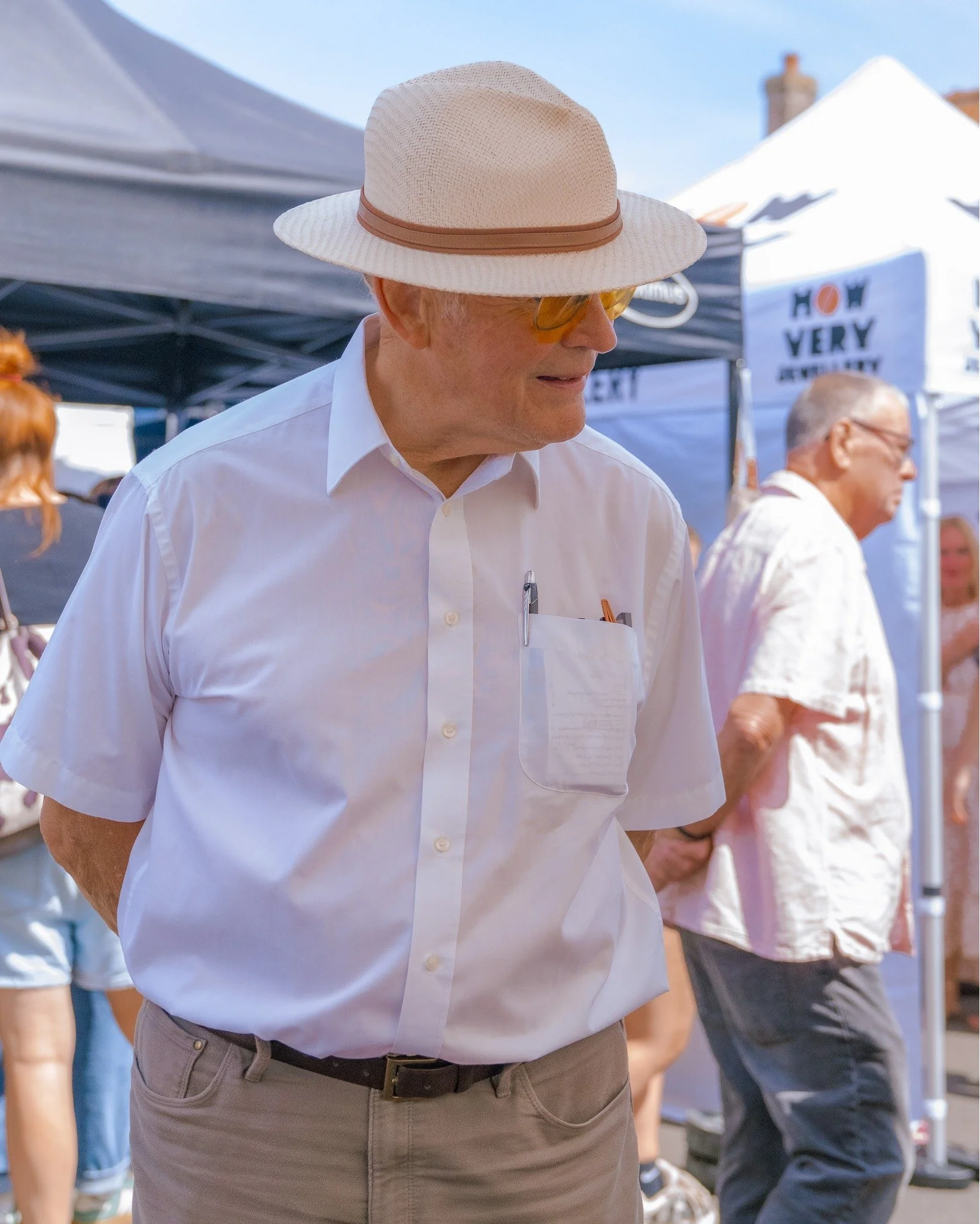 Who can come to Holt Sunday Market?
... everyone, obvs!

Prams and walking sticks. First timers and people who've been coming since the very first. The ones who arrive with a lis  and the ones who arrive with no plan and somehow leave with a lamp. Do