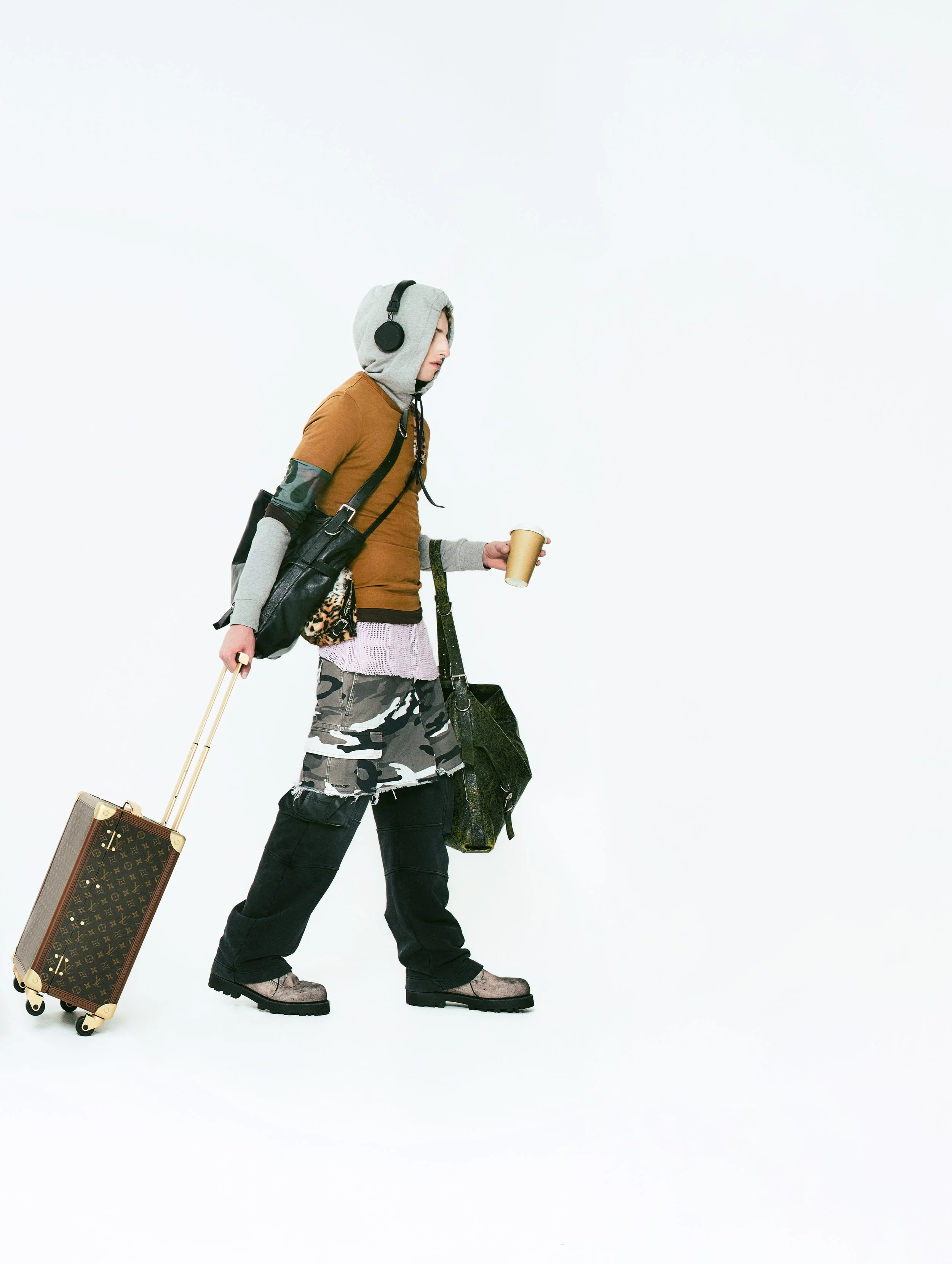 GQ_THE LINE_8_AEROPORTSINGLE_R2.jpg