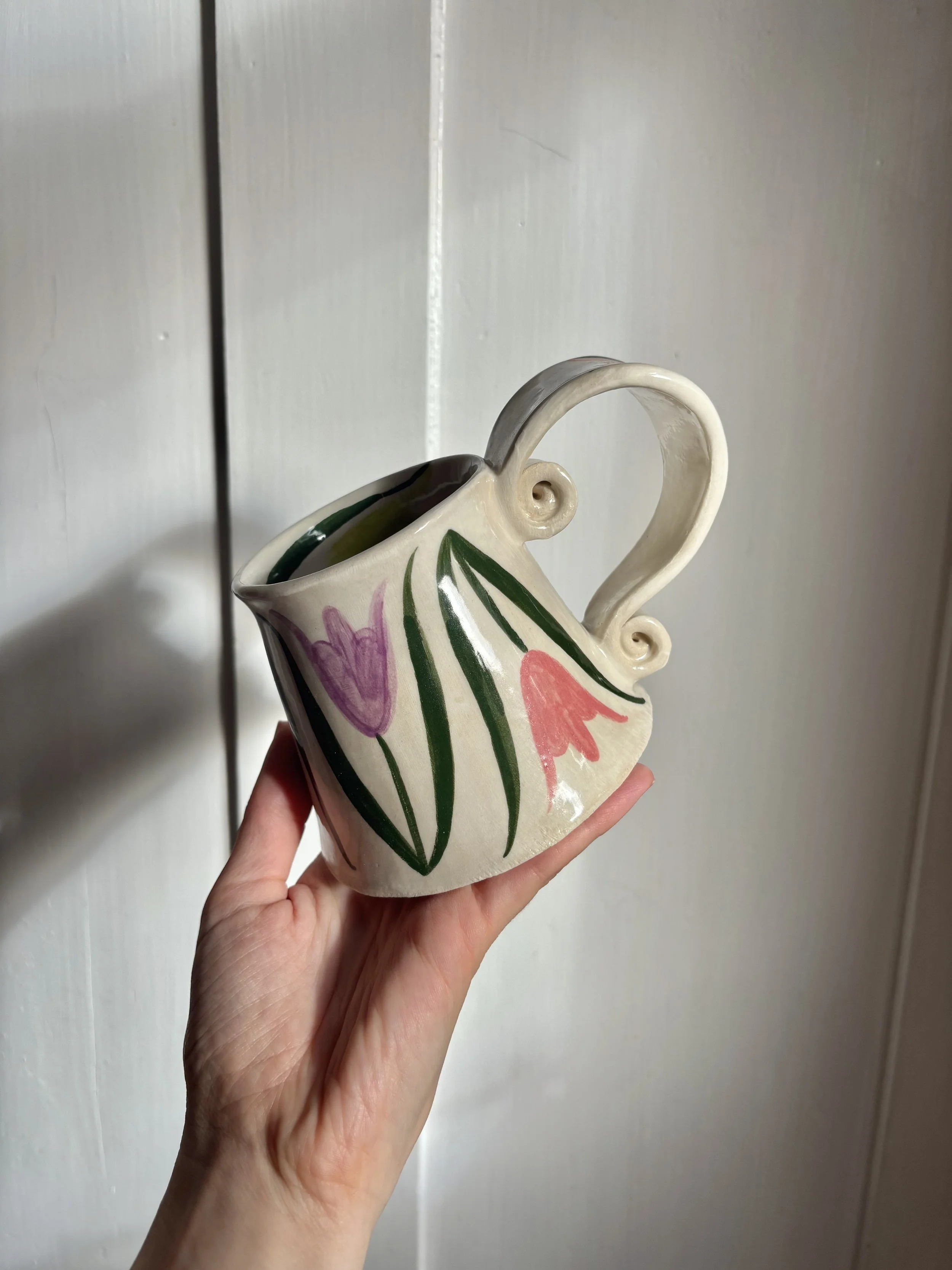 CURVY_TULIP_MUG_2.jpg