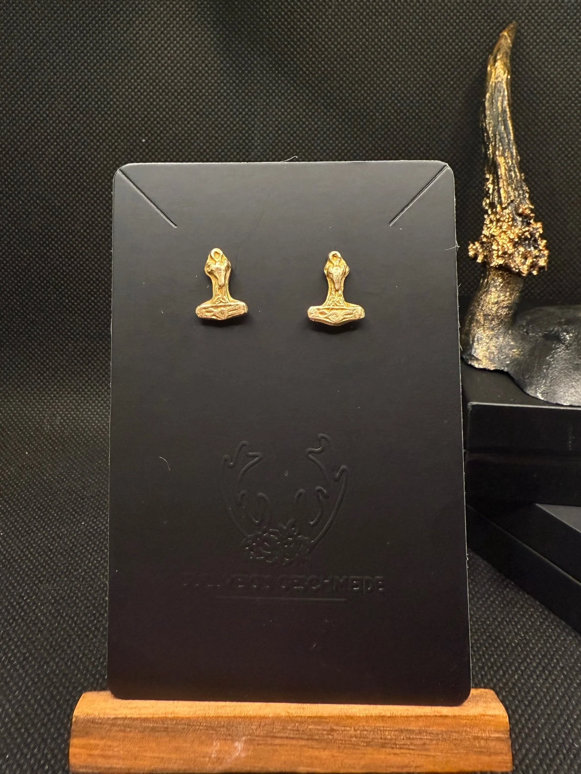 GullveigsGeschmeide-Bronzeschmuck-Thorshammer-Ohstecker-Tirol.jpg