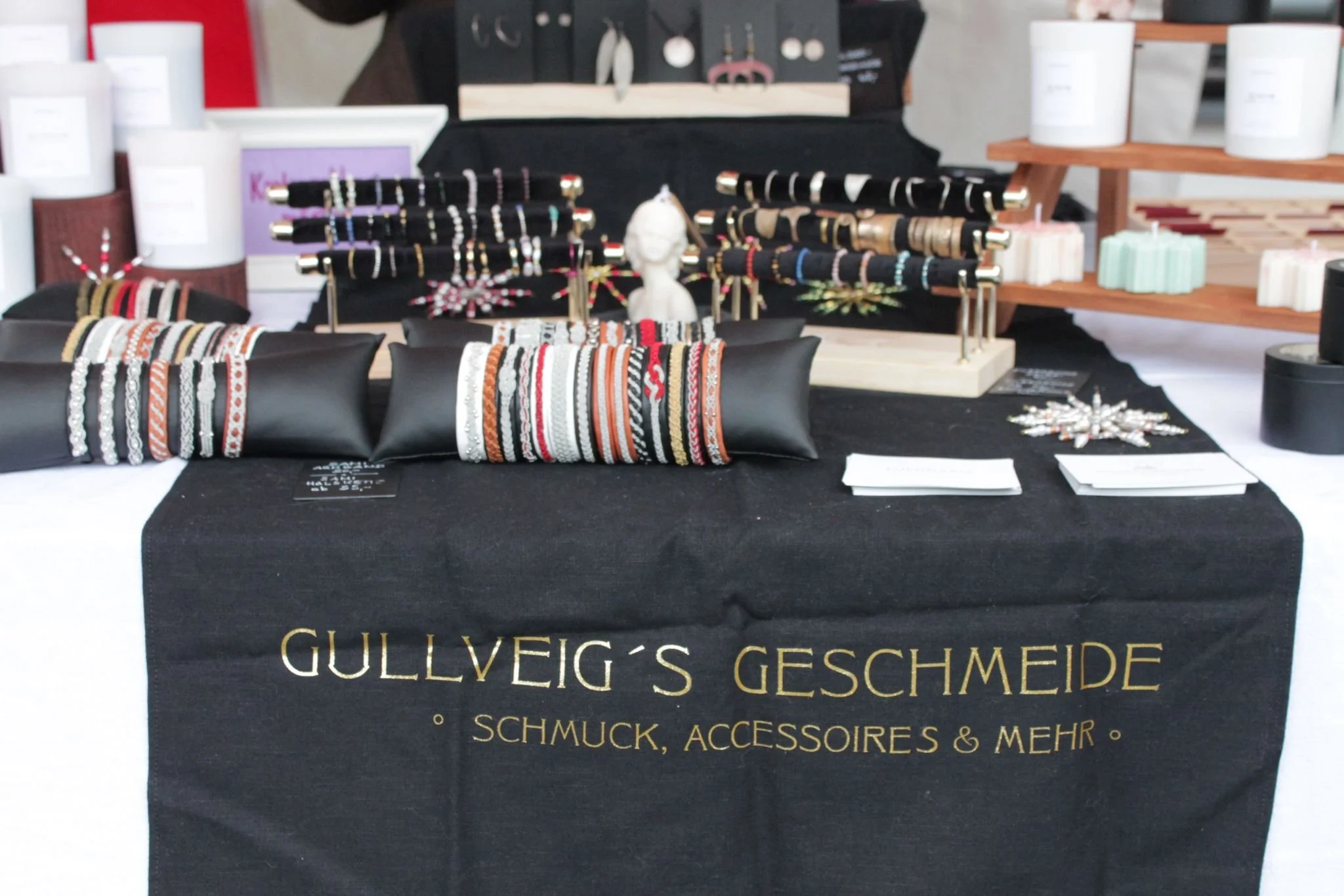 GullveigsGeschmeide-Tirol-Kufstein-Marktstand-Samischmuck-Armband.jpeg