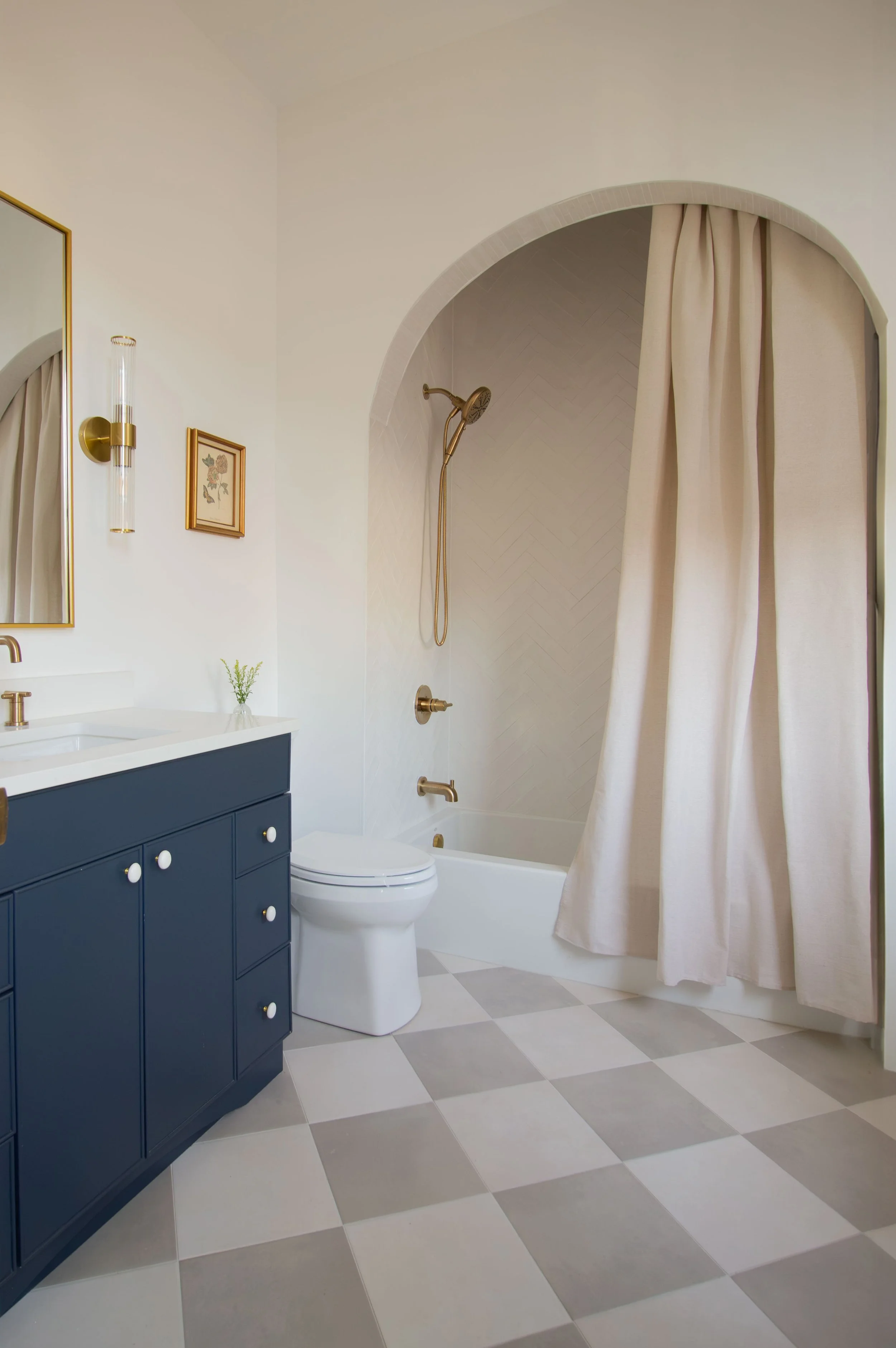 Guest Bathroom 02.jpg