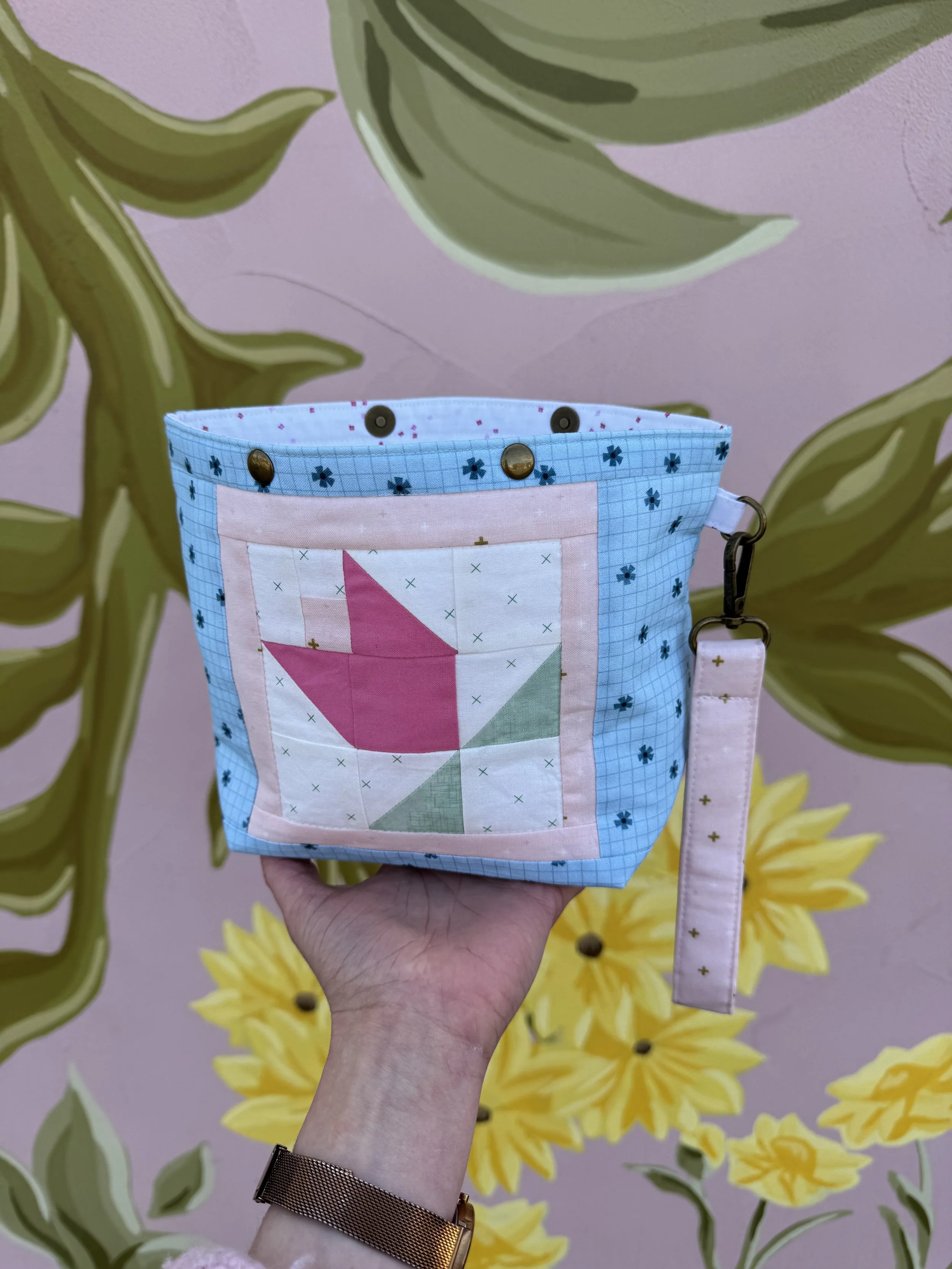 Patchwork Tulip Snappy Project Bag - COMING 5/29