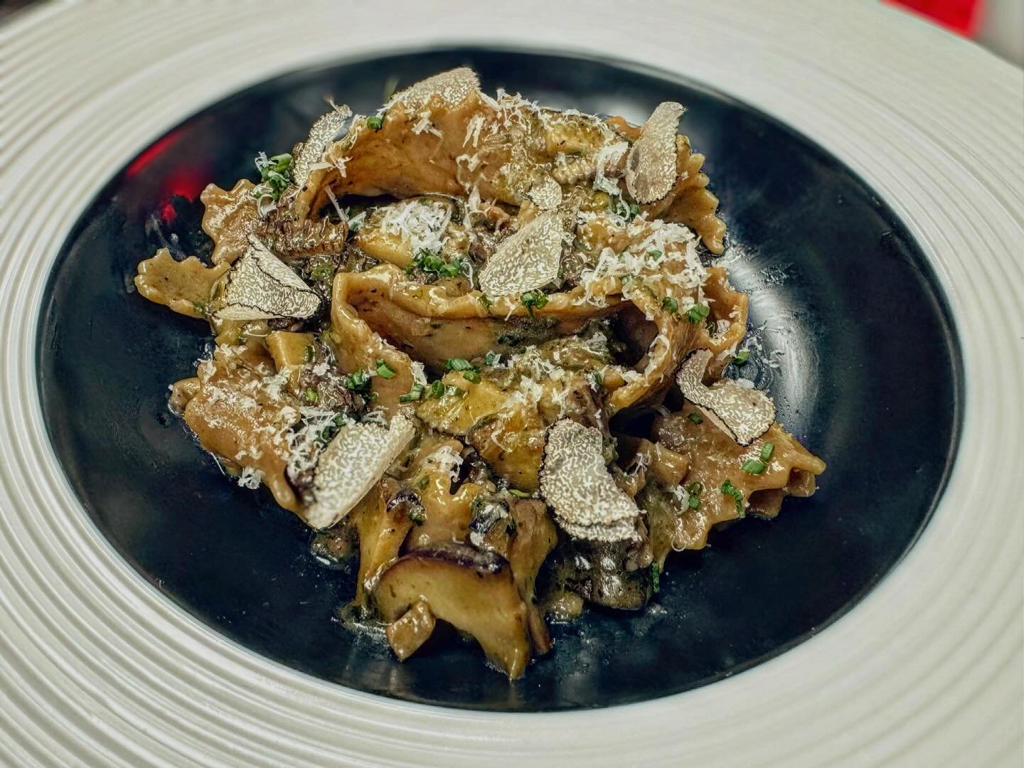 Our new main course has arrived.

🥩 Pappardelle, Ramps Butter, Fava Bean, Morels, Duck Confit
🌱 Pappardelle, Morels, Fava Beans, Pecorino Romano, Ramps Butter, Summer Truffles

Pictured: 🌱 

#nyc #finedining #michelin #goodyear