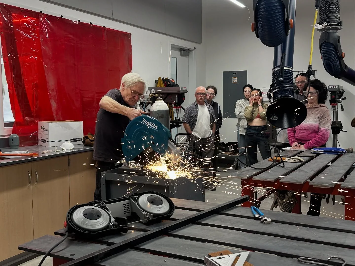 Thank you so much to Stephanie Robison @squishystone for having us to City College of San Francisco to demo in her @ccsfsculpture class. 

We had a great time showing students different methods of cutting and welding! 

#ccsf #artstudents #artstudio 