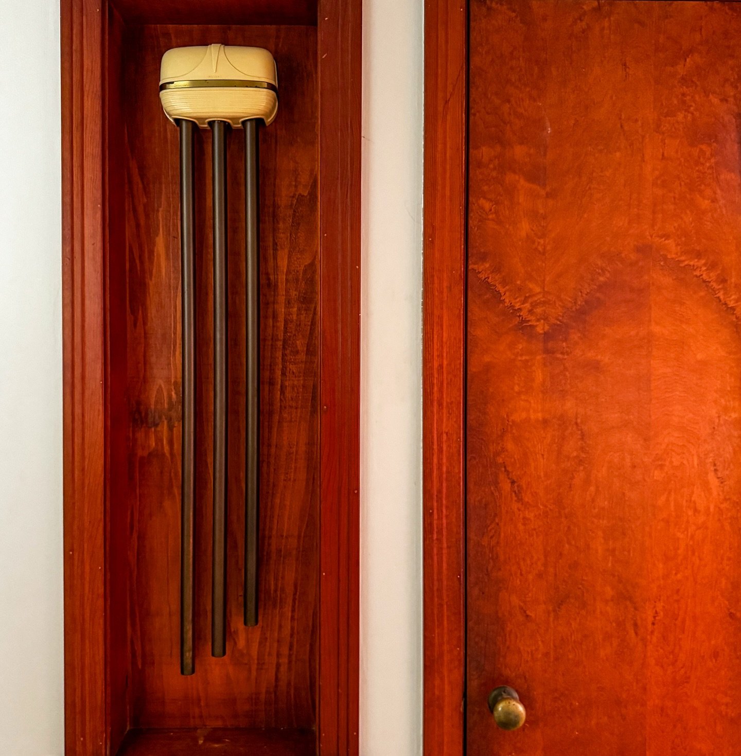 August favorites: it was BUSY!

1. From a buyer tour in Mission, KS
2. From a buyer tour in Bonner Springs, KS (under contract on this one!)
3. From a buyer tour in Leawood, KS
4. From a pre-estate sale cleanout in Shawnee, KS
5. From a buyer tour in