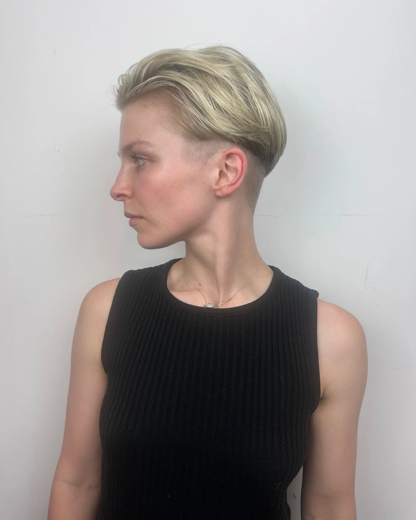 From the archives: short cut for Hannah by @alanalucia ✂️✂️✂️ #undercut #queerhaircut #shorthaircut
