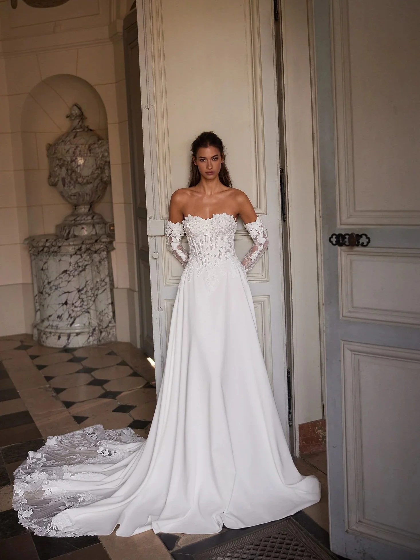 Wedding-Dress-Aria-579-Mirella-2 (1).jpg