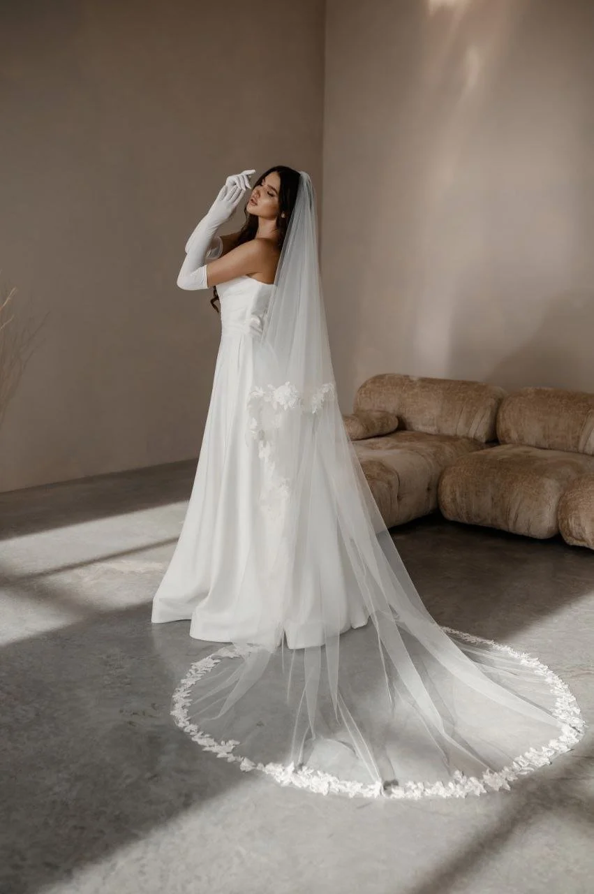 strapless open back dress Extra Long Royal Wedding Veil, Single Tier Raw Edge Bridal Veil – One  Blushing Bride Custom Wedding Veils