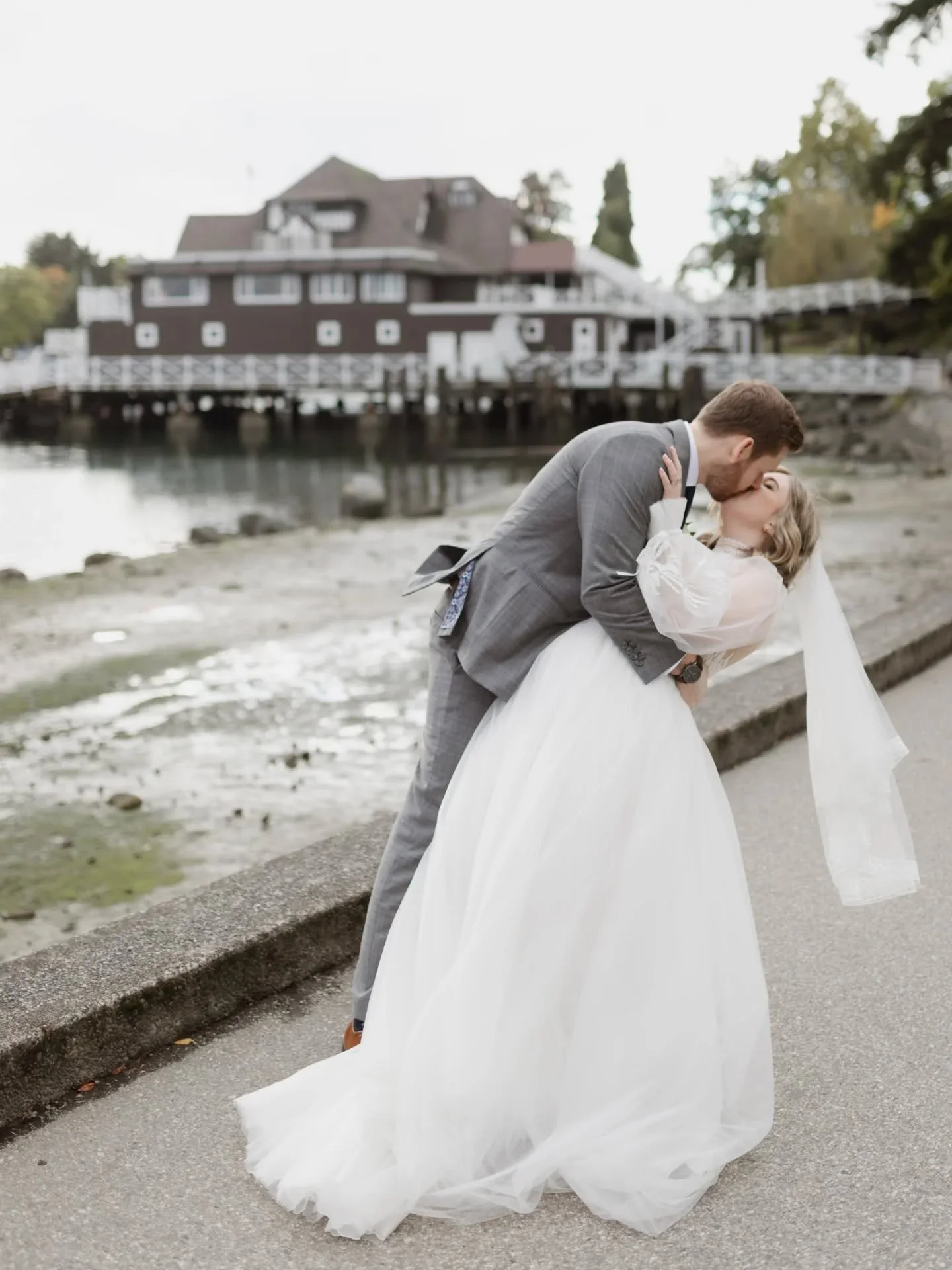 Congratulations to our beautiful bride Maggie and her groom Reid. ✨
Maggie radiates bohemian elegance in our gown with a matching veil — a vision of effortless romance. 🤍
We are so happy to be a part of your special day! 🥰