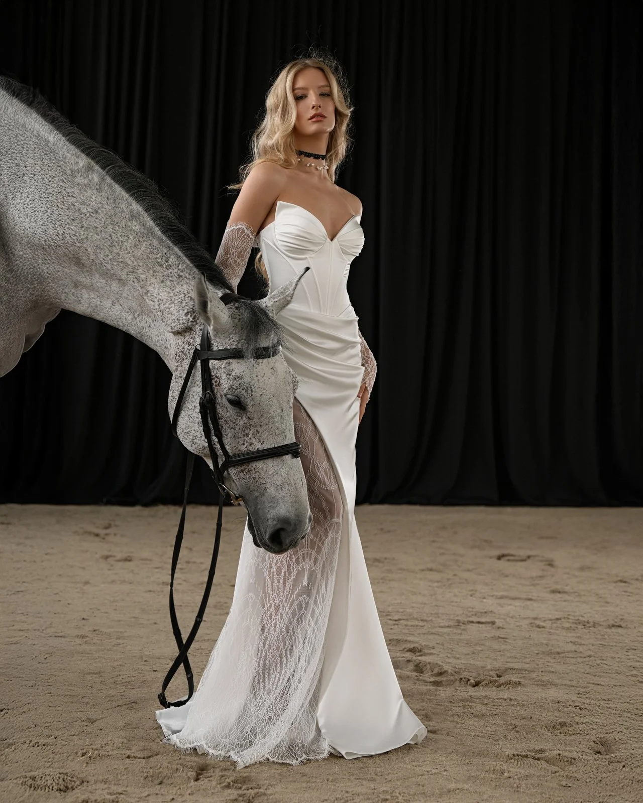 Viil dress with daring front slit and fitted silhouette side view