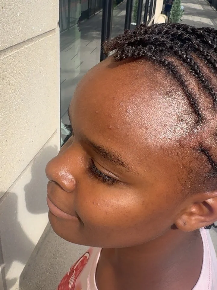 This post is to send love light and appreciation to all the naturals who may have shorter hair, finer hair and softer textures that don’t always match up to ‘mainstream hair trends’.
Happy healthy hair habits start at a young age.