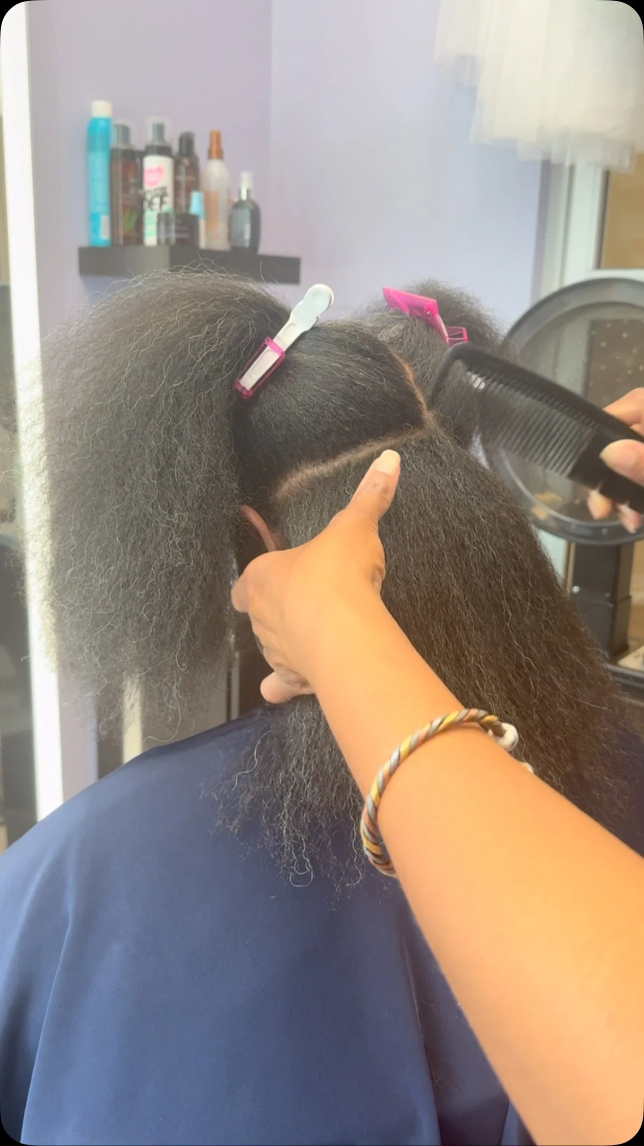 Just a little ‘raw footage’ on a Saturday morning 🪄
Whats your pick 90’s r&b or 2000’ r&b
#naturalhairstyles #bostonnaturals #bostonnaturalhair #tightcurls #bostonnaturalhairstylist
#flattwists #flattwistsstyles #na