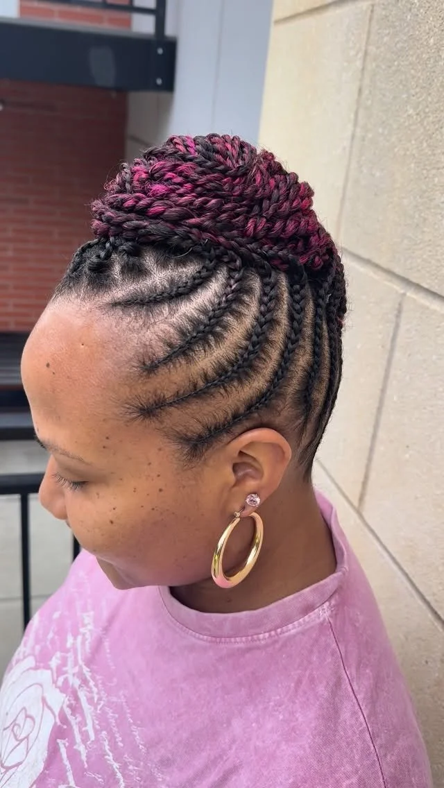As much as I love and promote flat twist it’s not always the best option for everyone! With finer textures and looser curl patterns braids tend to give better longevity.  Here are some other options for my fine texture ladies 
🪄Individual rop