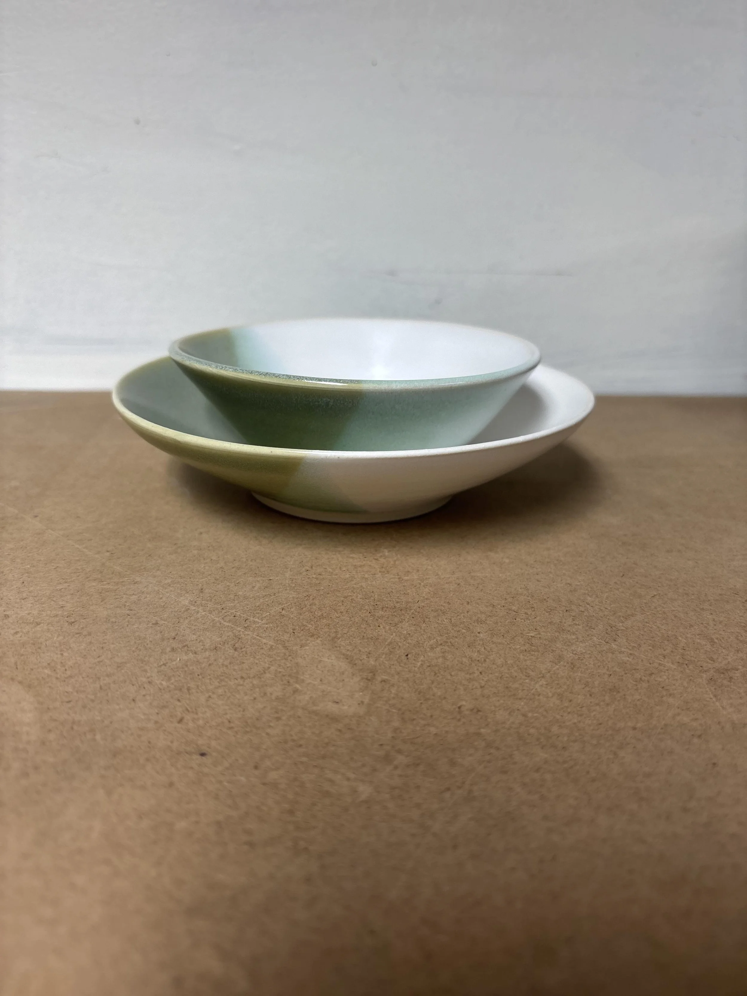 Small nesting dishes