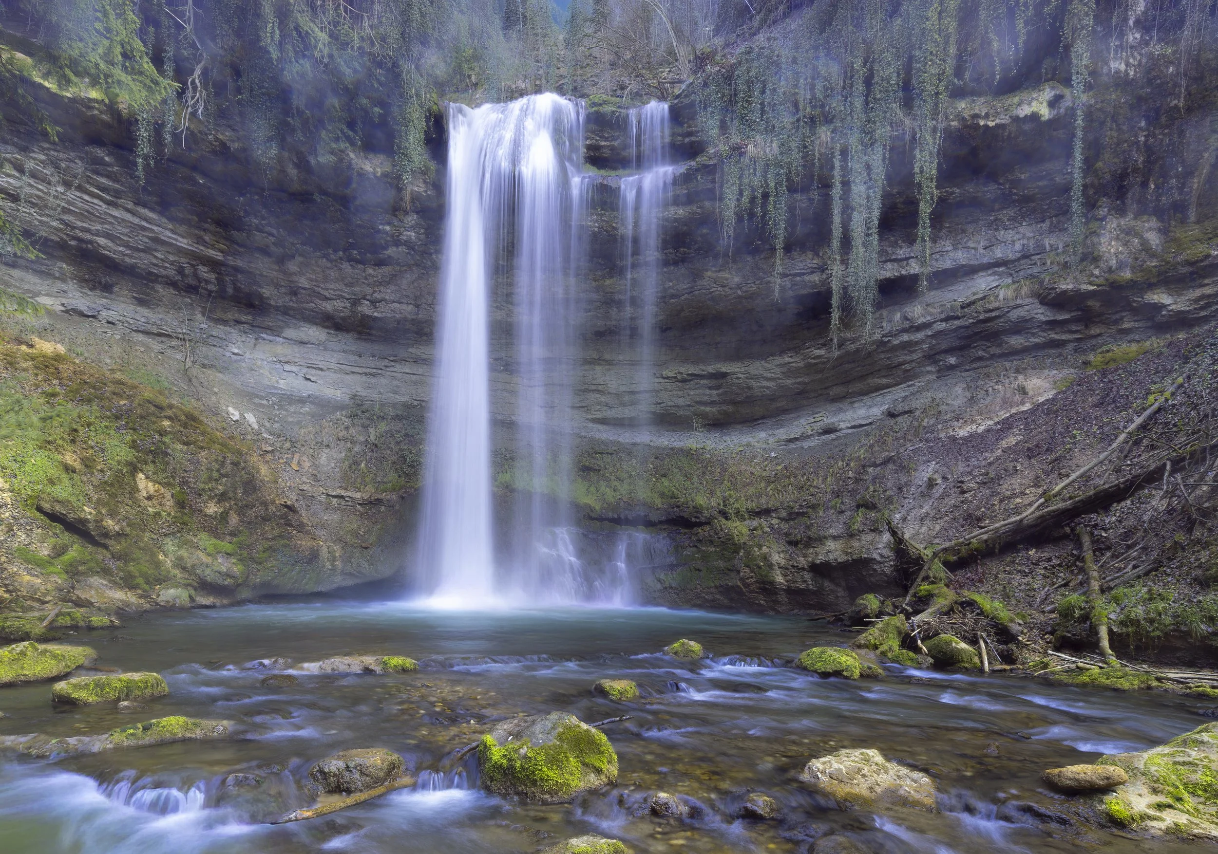 "Hidden Basin". Cascade du Dard, Vaud, CH 2026.  After a  2.5 hours drive from Geneva - I have discovered this beautiful waterfall - the Cascade du Dard close to Vallorbe and it is well worth the little hike.