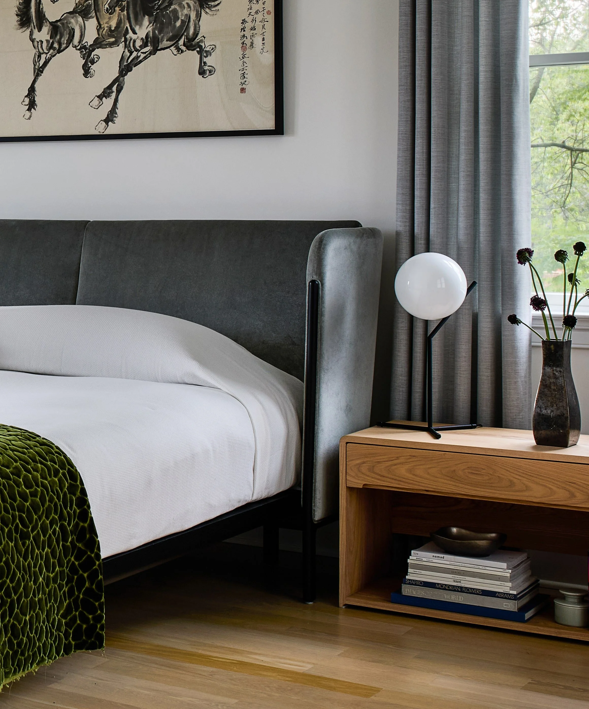 Minimalist modern bedroom with velvet and oak details