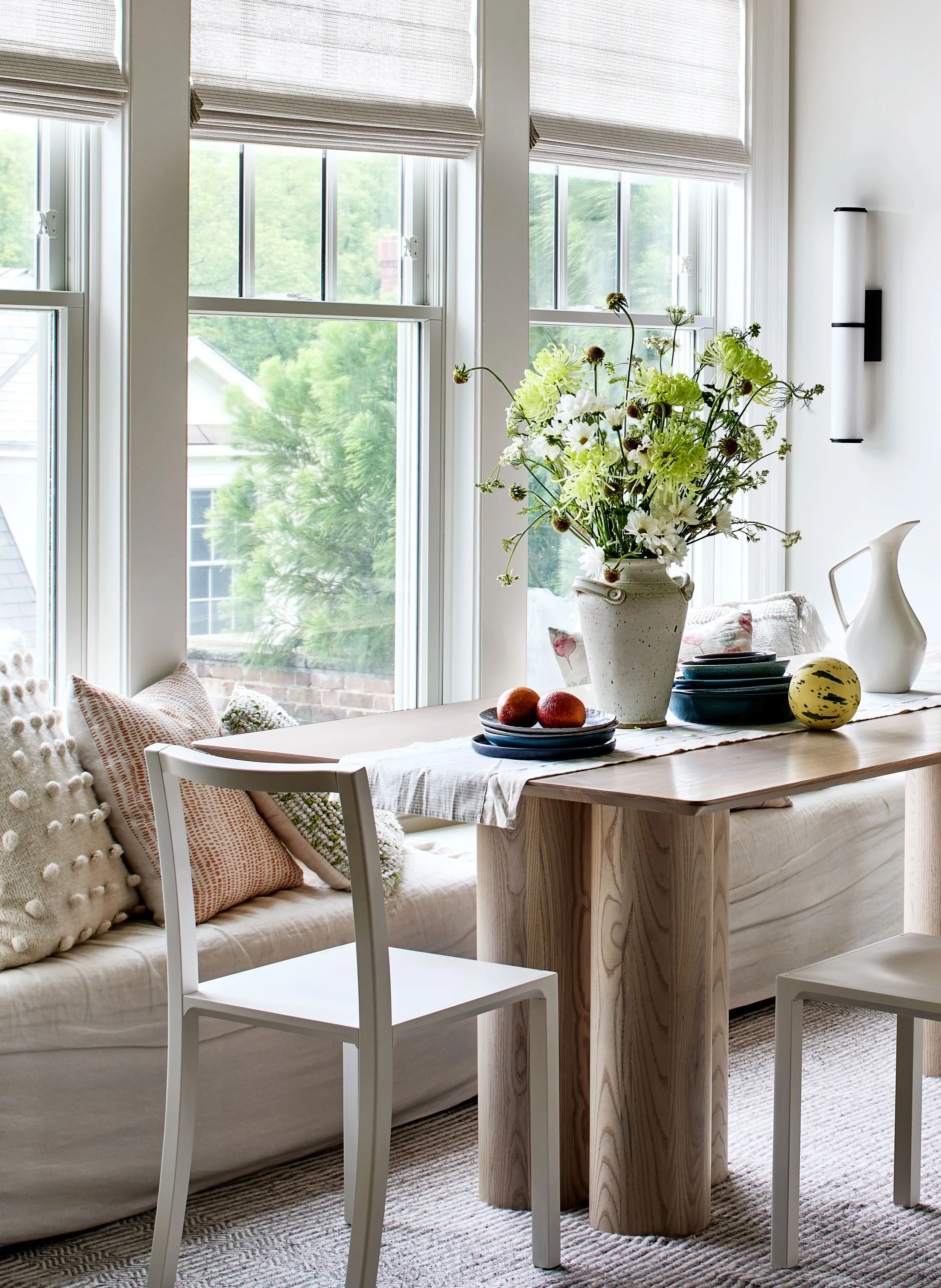 Earthy neutral breakfast nook