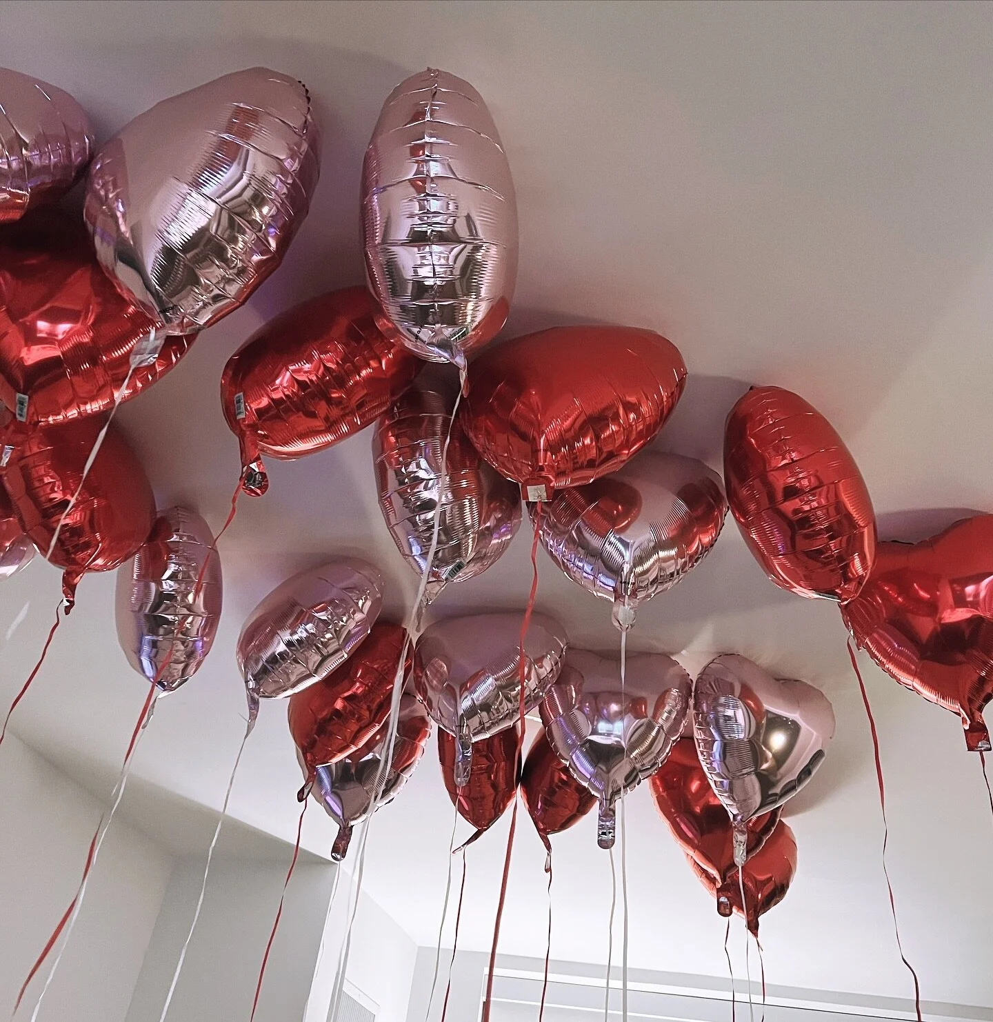 Valentine’s Day is right around the corner 🩷 Head over to the link in our bio for cute and cozy date night ideas ♥️ 
#Enlauv #valentinesday #datenight
