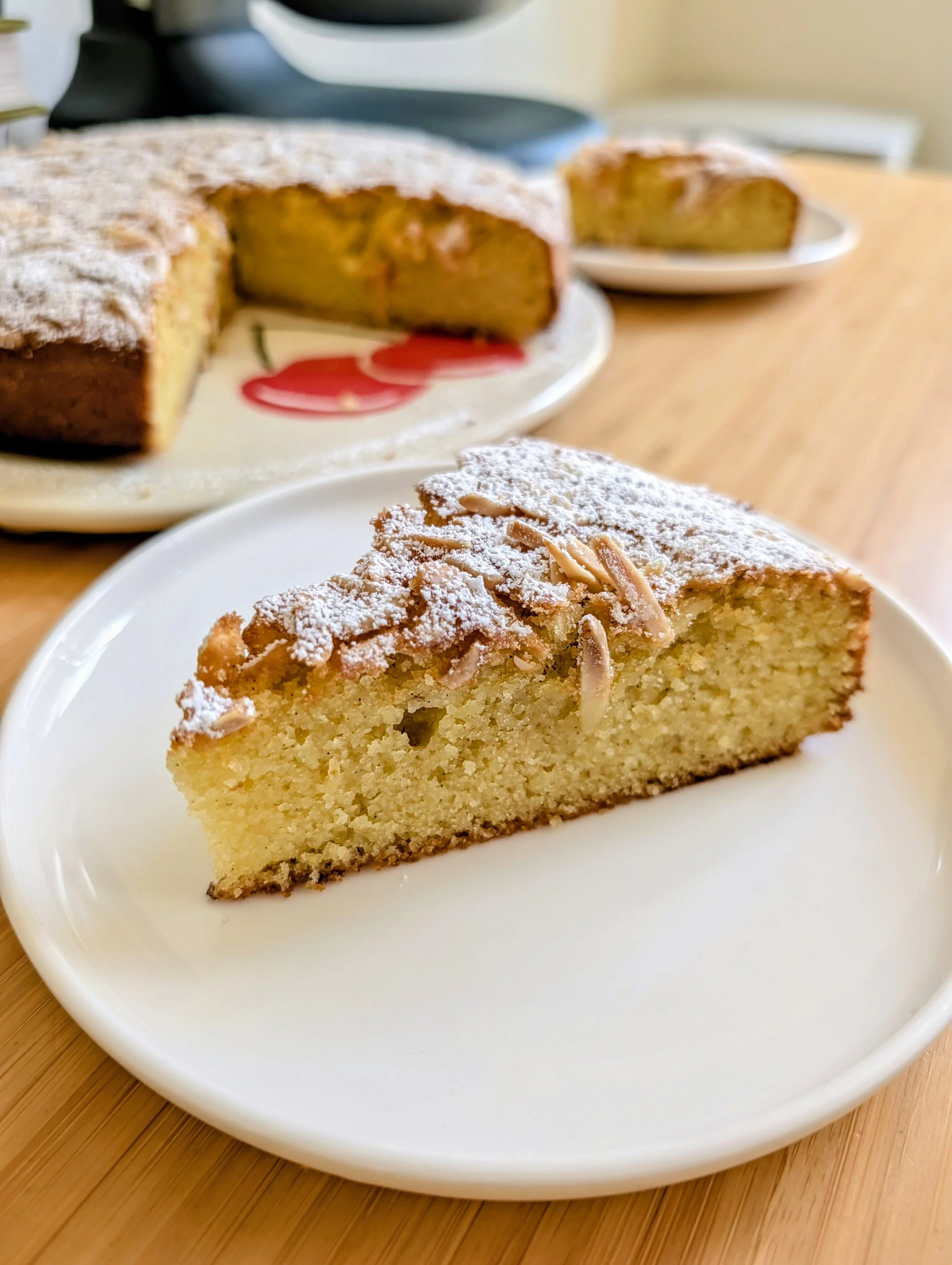 Simple Almond and Lemon Cake