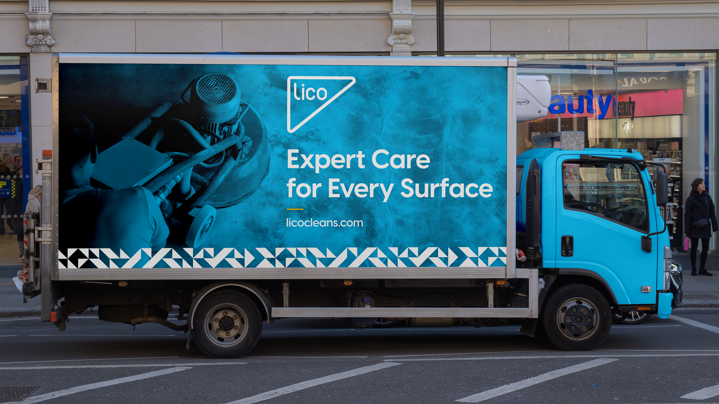 LicoDelivery Cargo Truck Mockup.png
