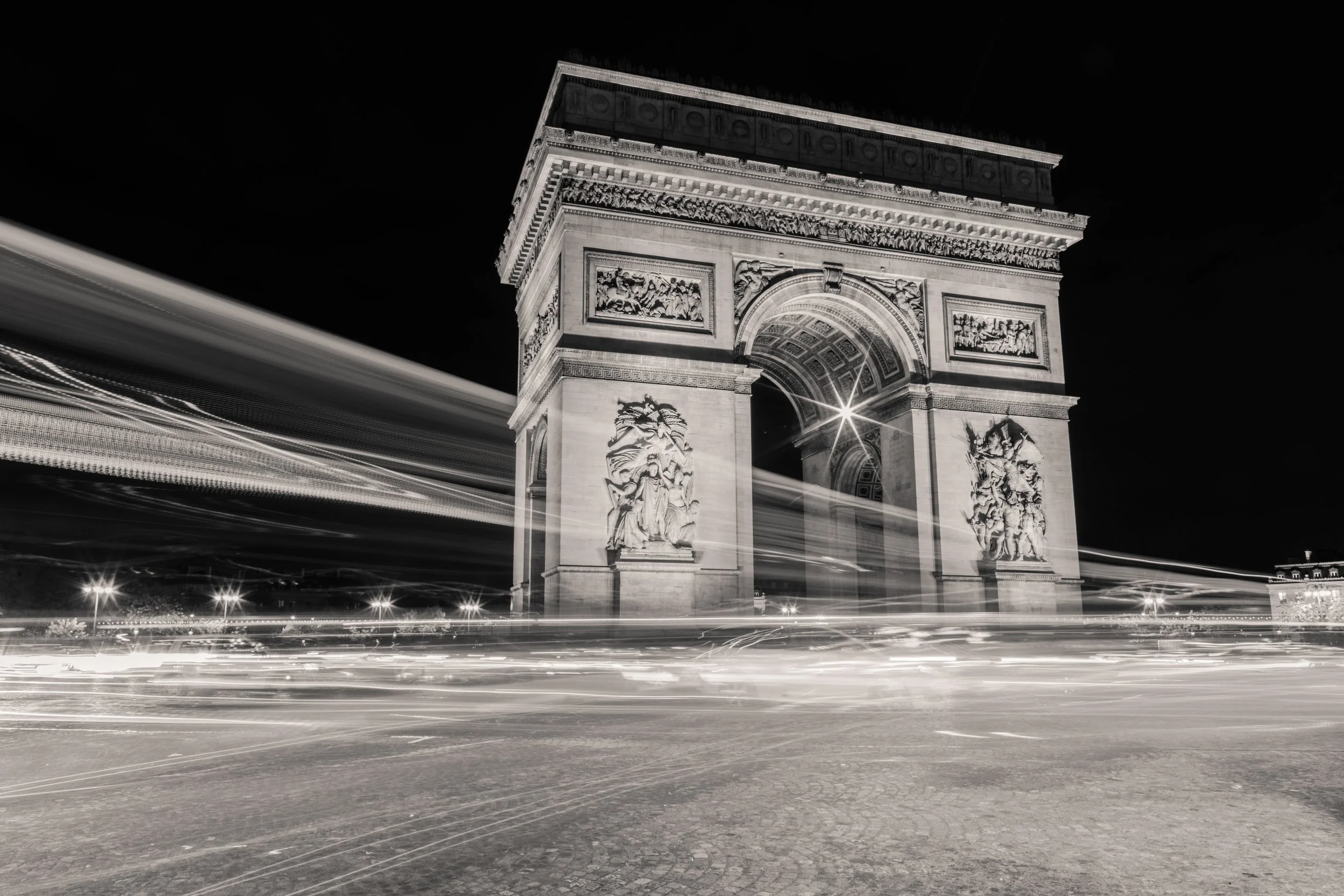 ArcdeTriomphbw-2.JPG