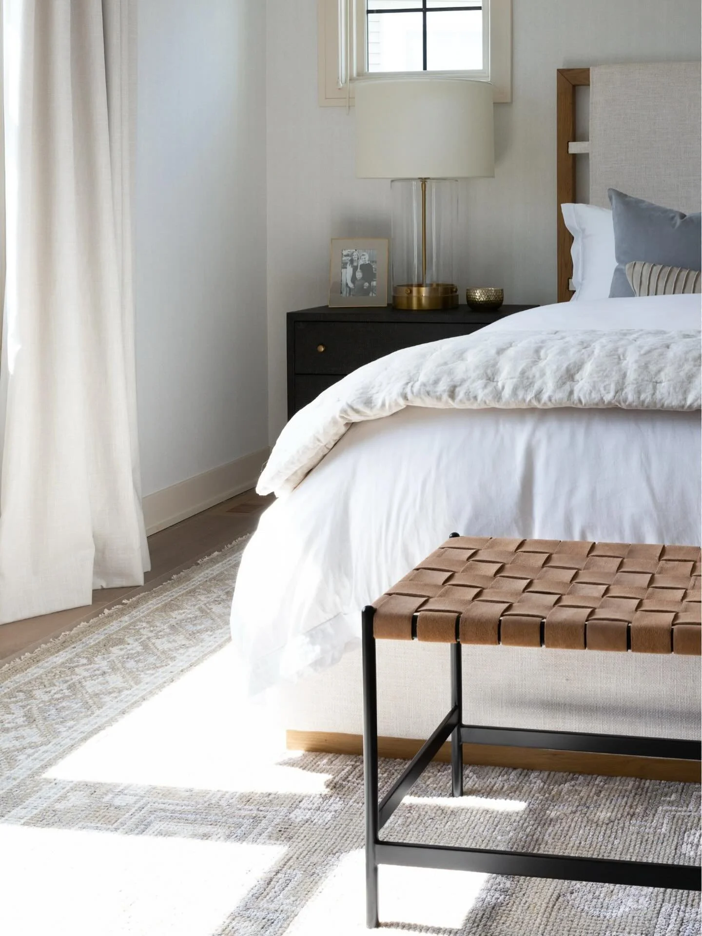 Sunny fall days are making us smile these days 😊🍂🍁
.
.
Design @whausofdesign 
📸 @elyncourey 
.
.
.
#bedroomdesign #bedroominterior #bedroominterior #custominteriors #grandrapidsinteriordesign #grandrapidsinteriordesigner #michiganinteriordesigner